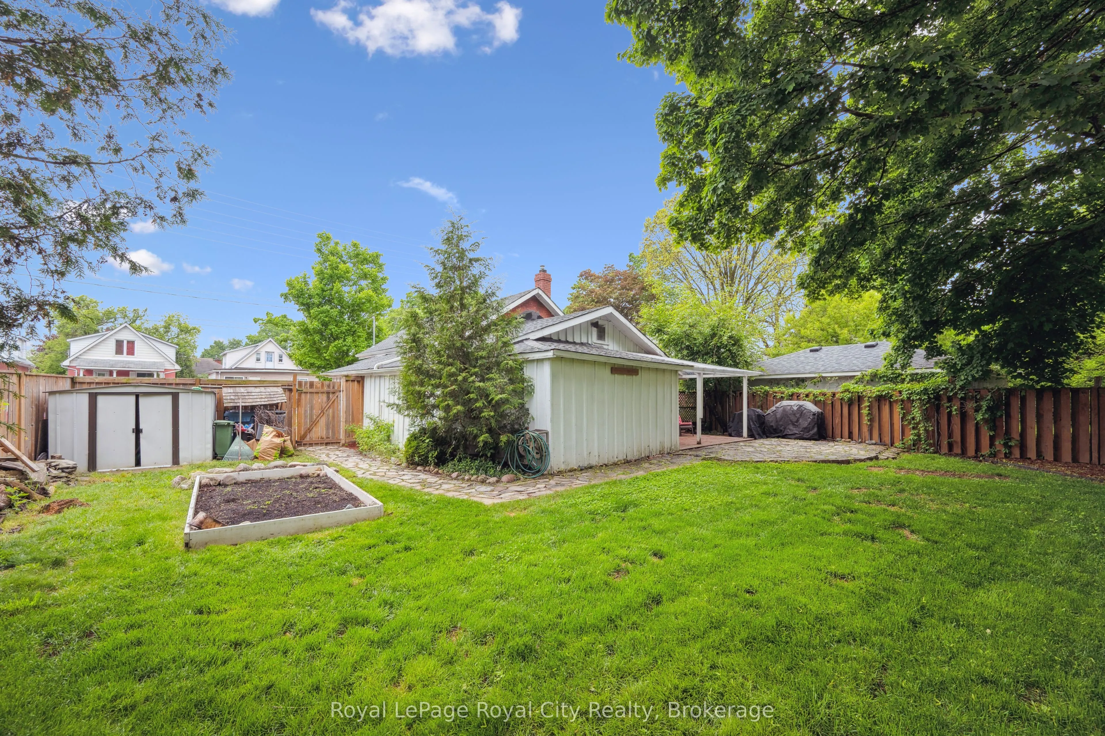 169 Edinburgh Road N