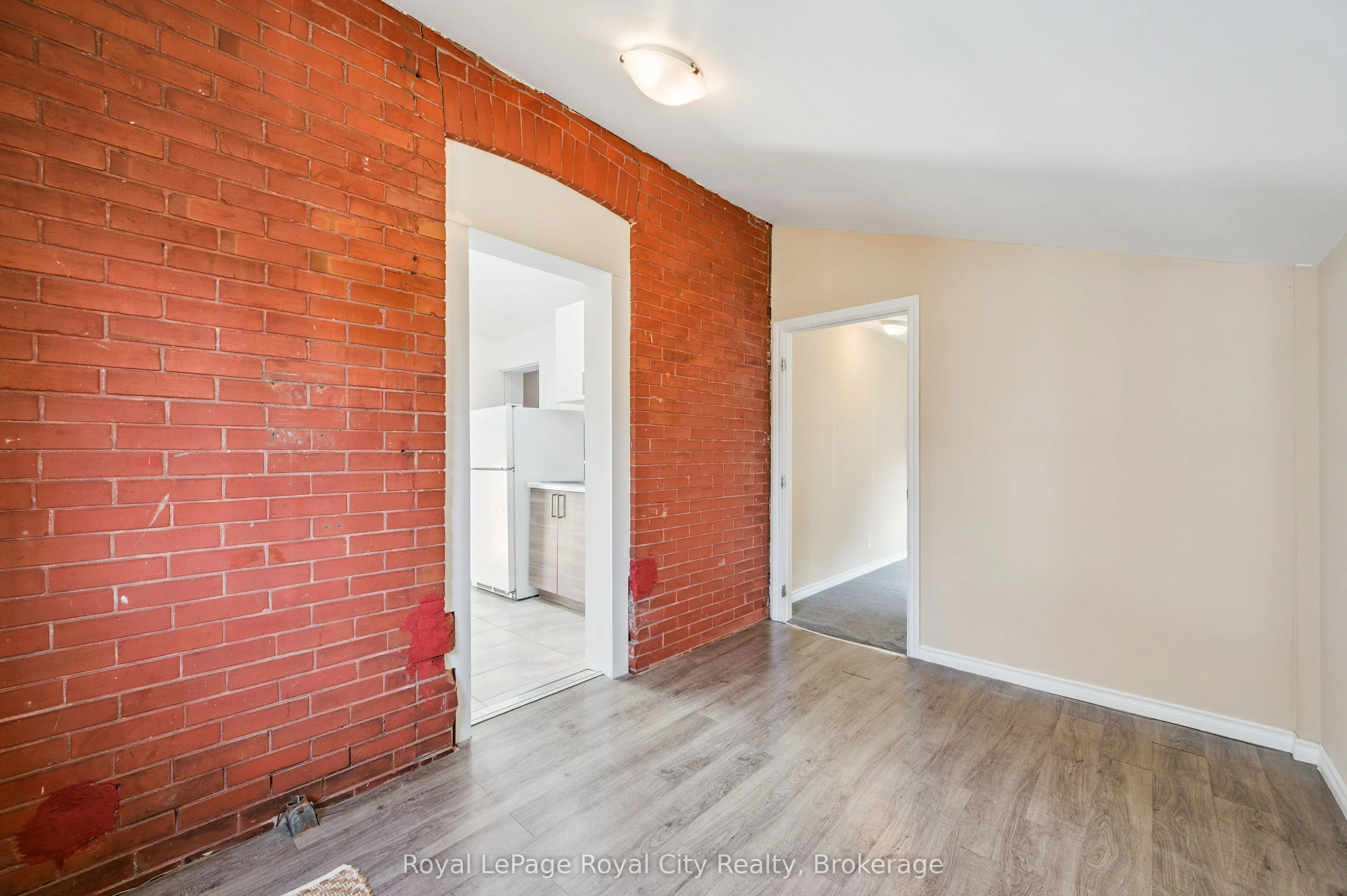 169 Edinburgh Road N
