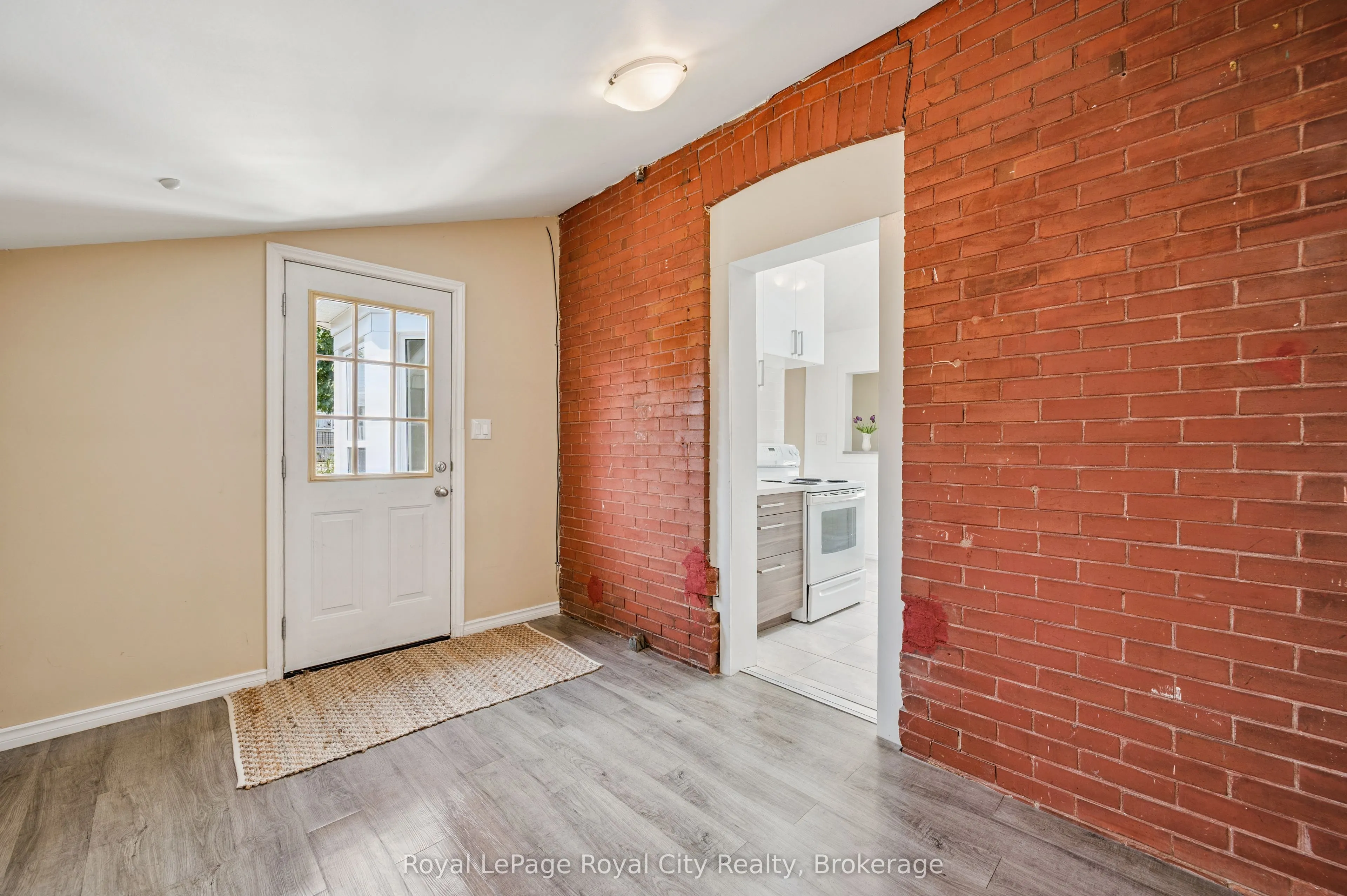 169 Edinburgh Road N