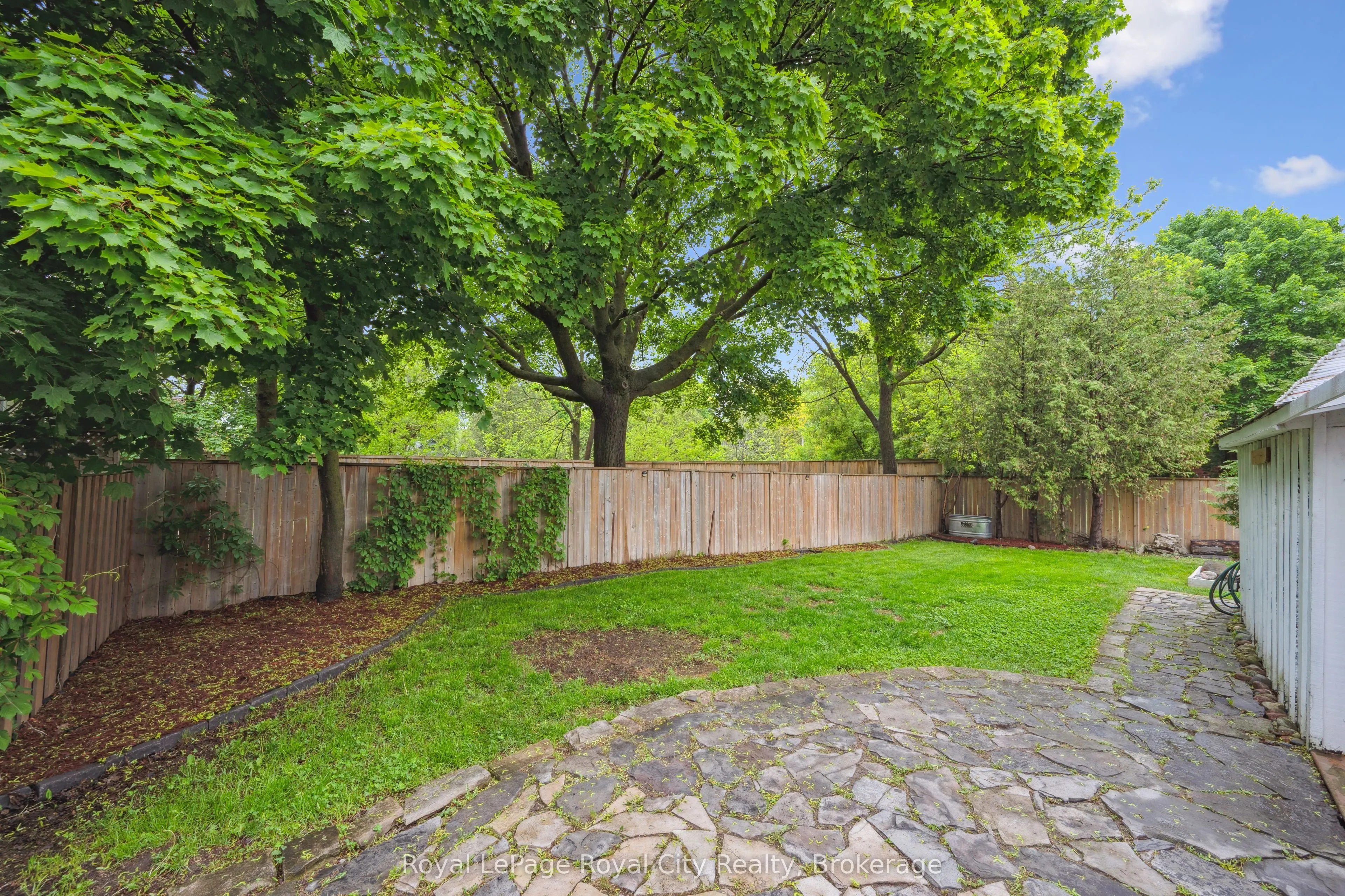 169 Edinburgh Road N