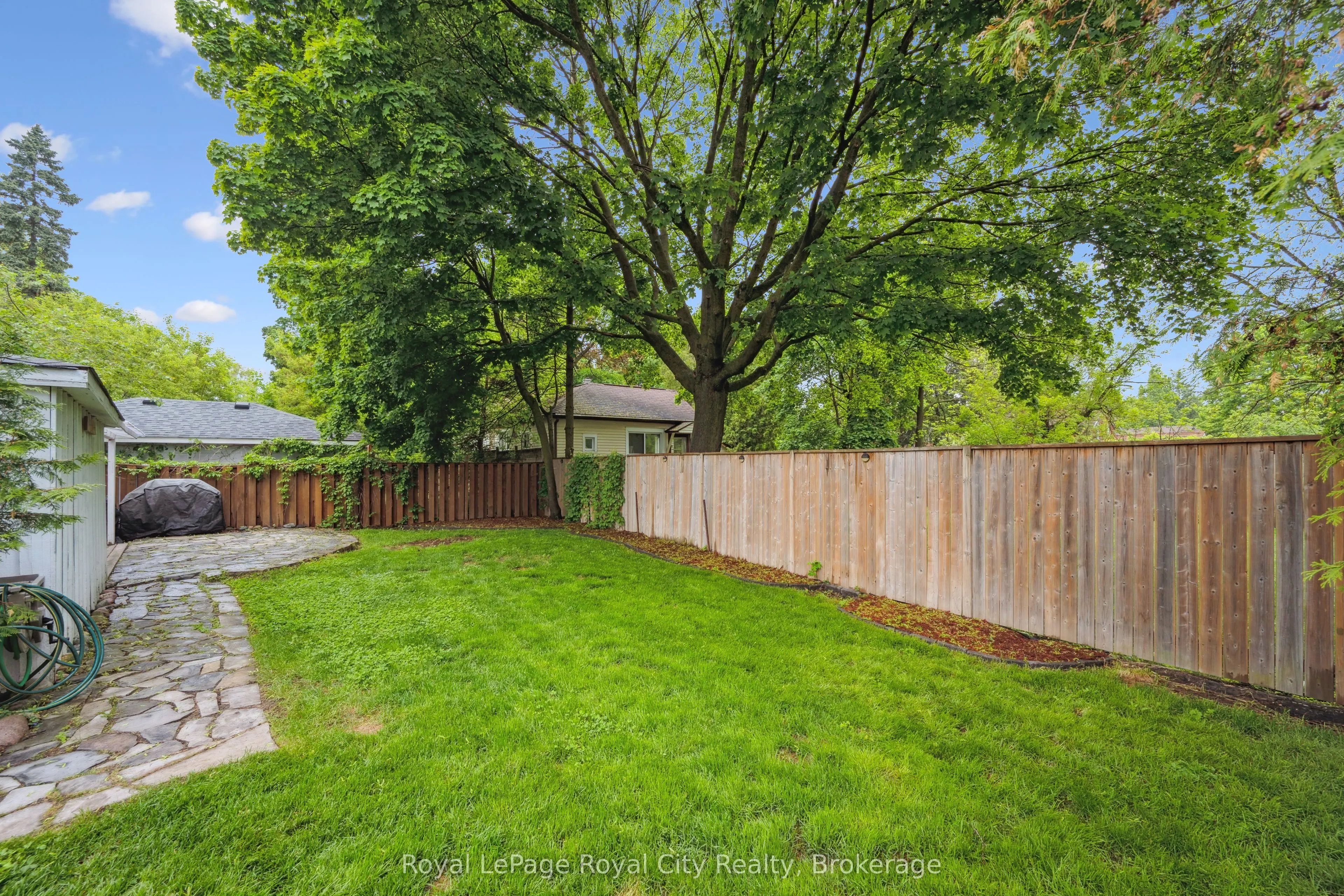 169 Edinburgh Road N