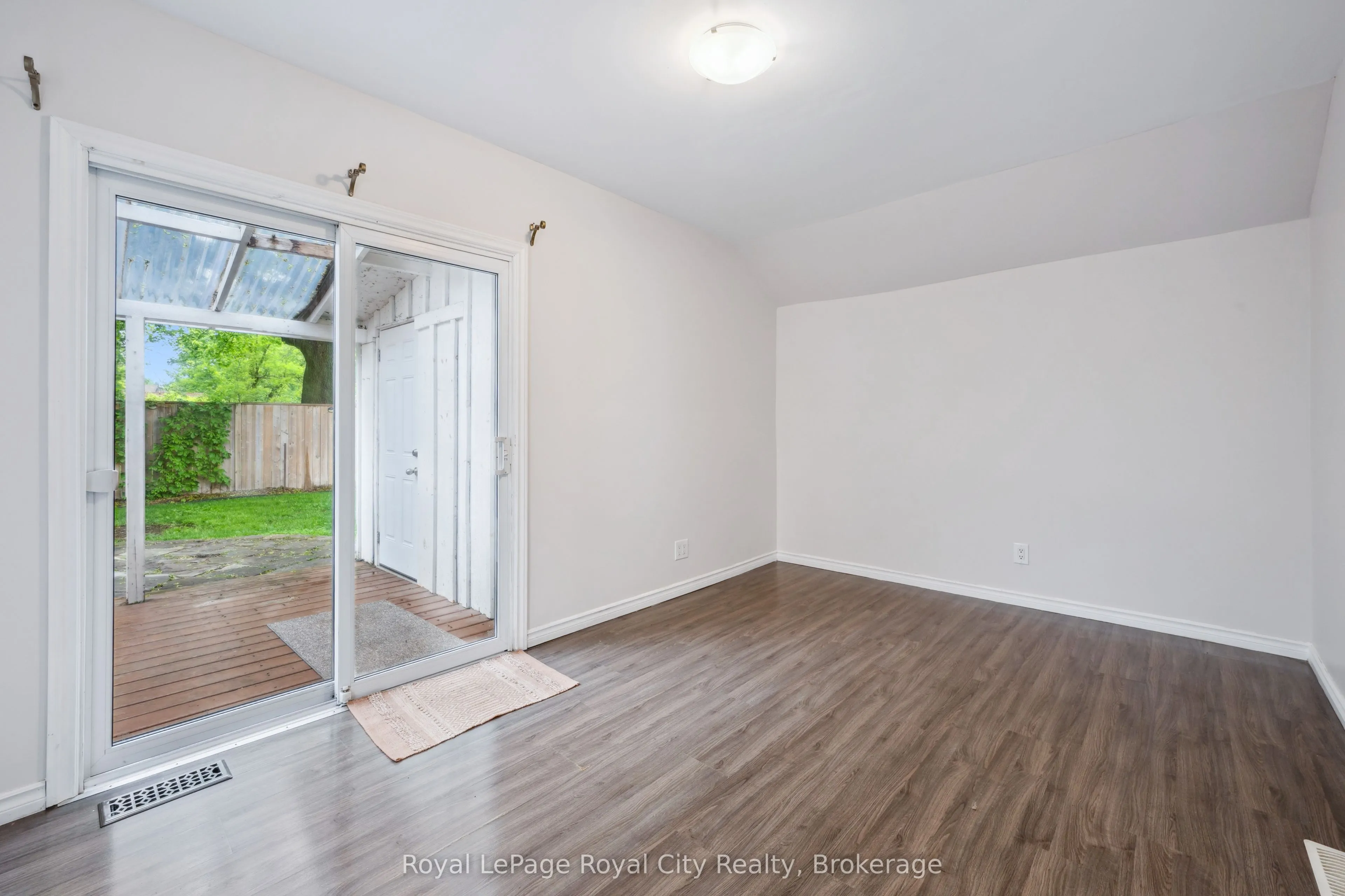 169 Edinburgh Road N