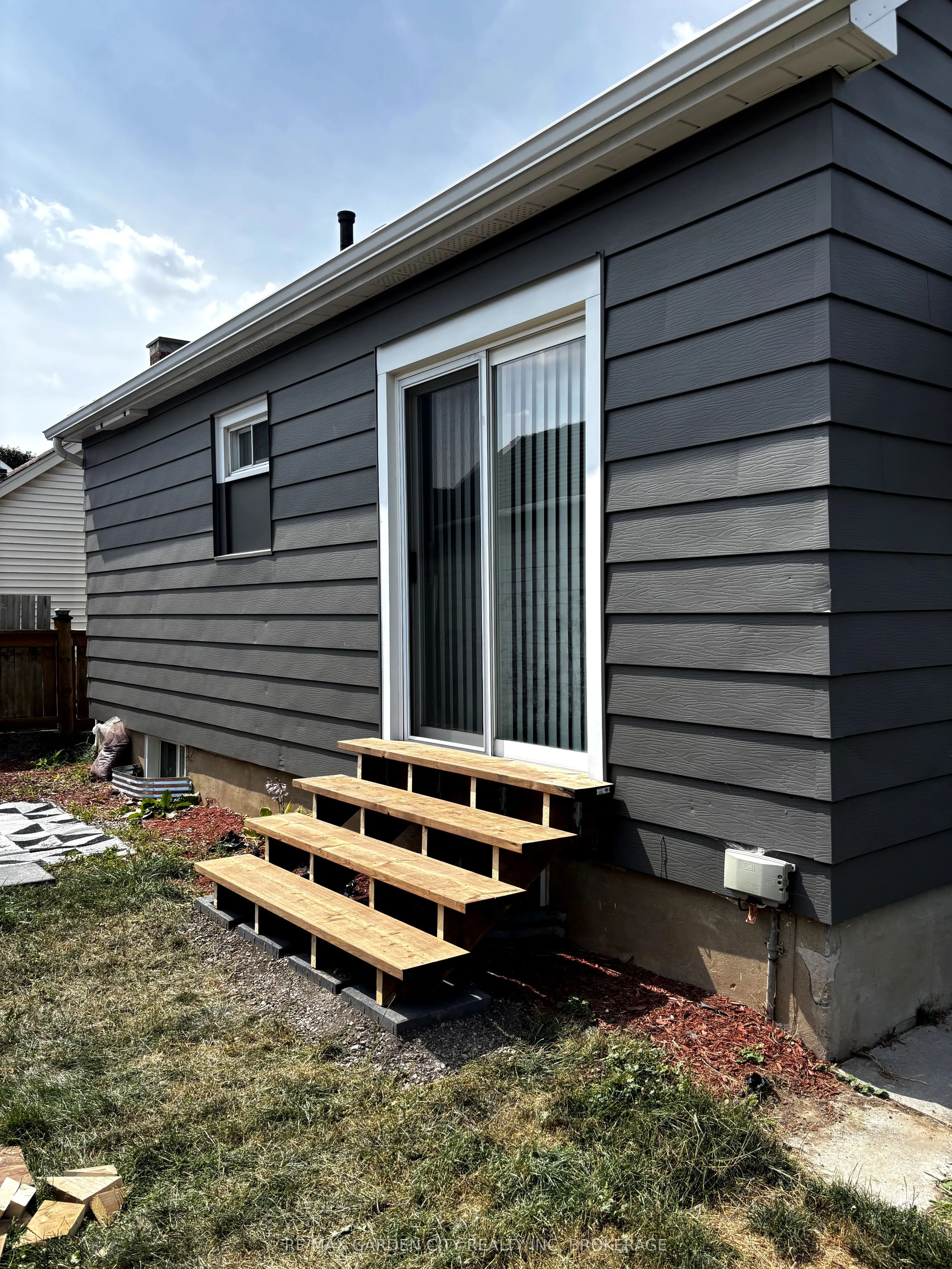 12 Lincoln Avenue
