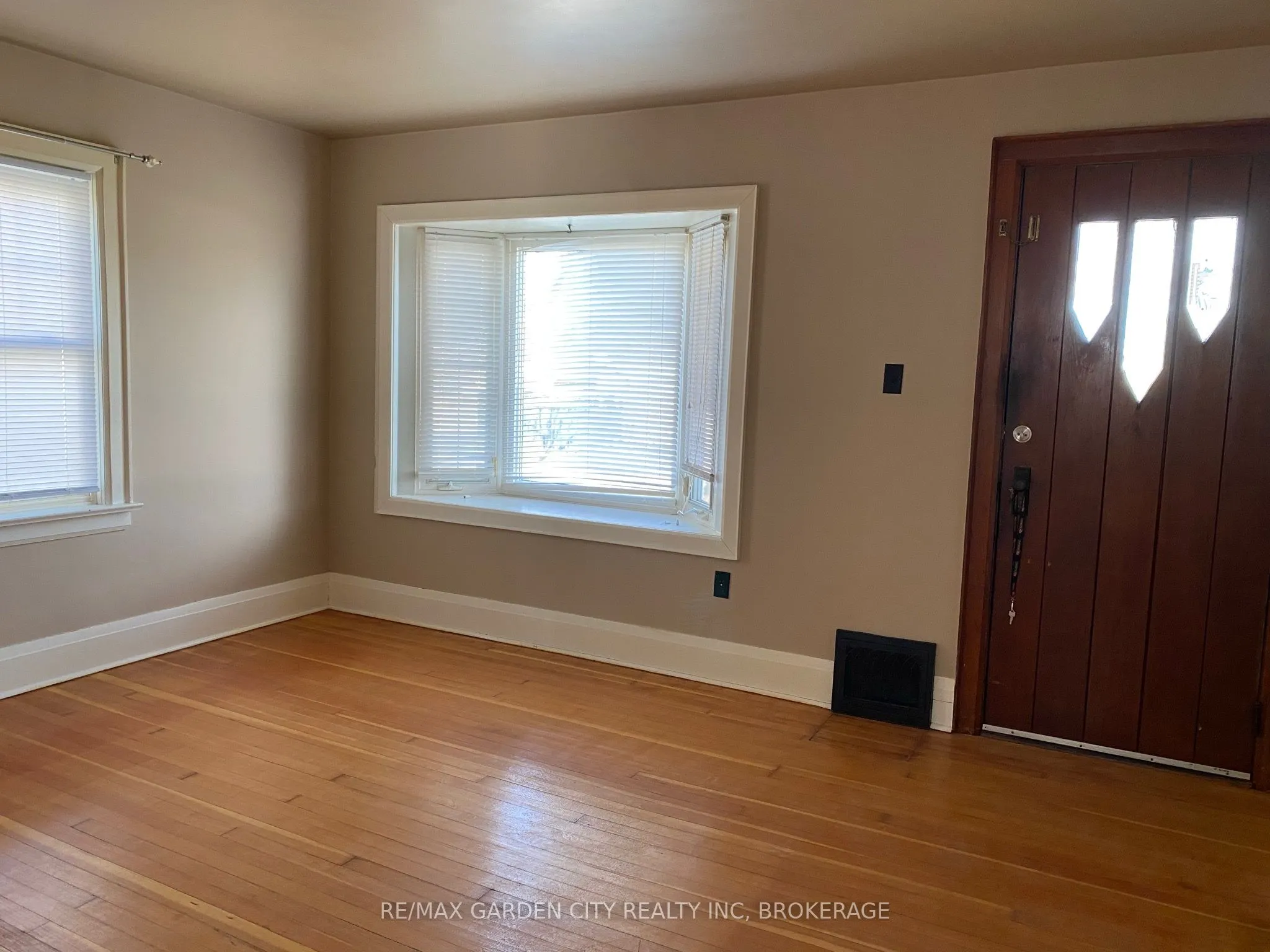 12 Lincoln Avenue