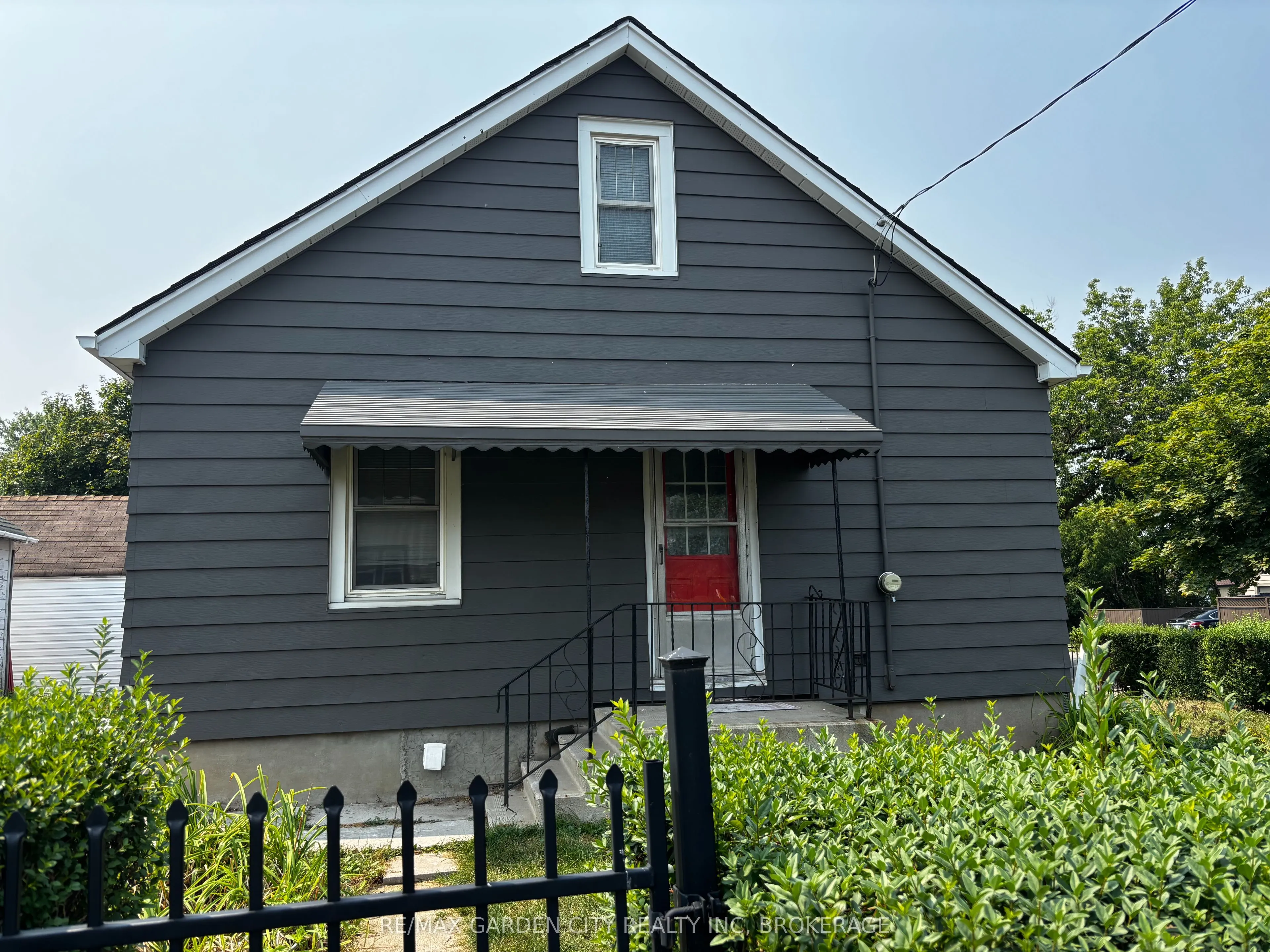 12 Lincoln Avenue