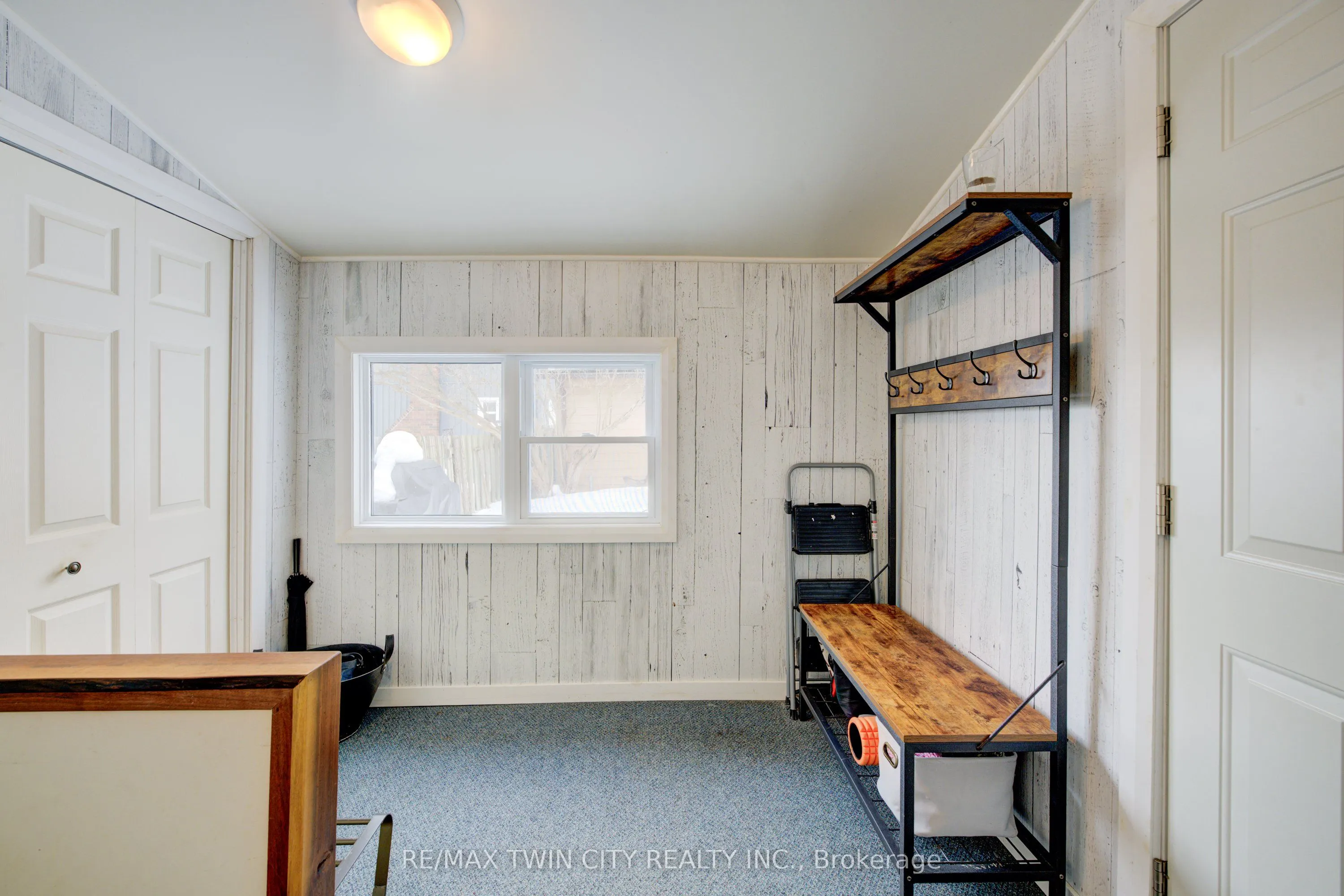 164 Queen Street E