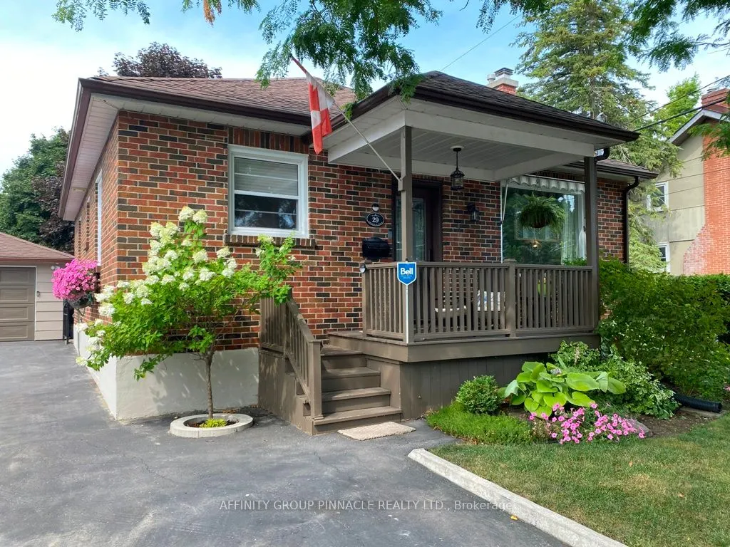 29 Adelaide Street S