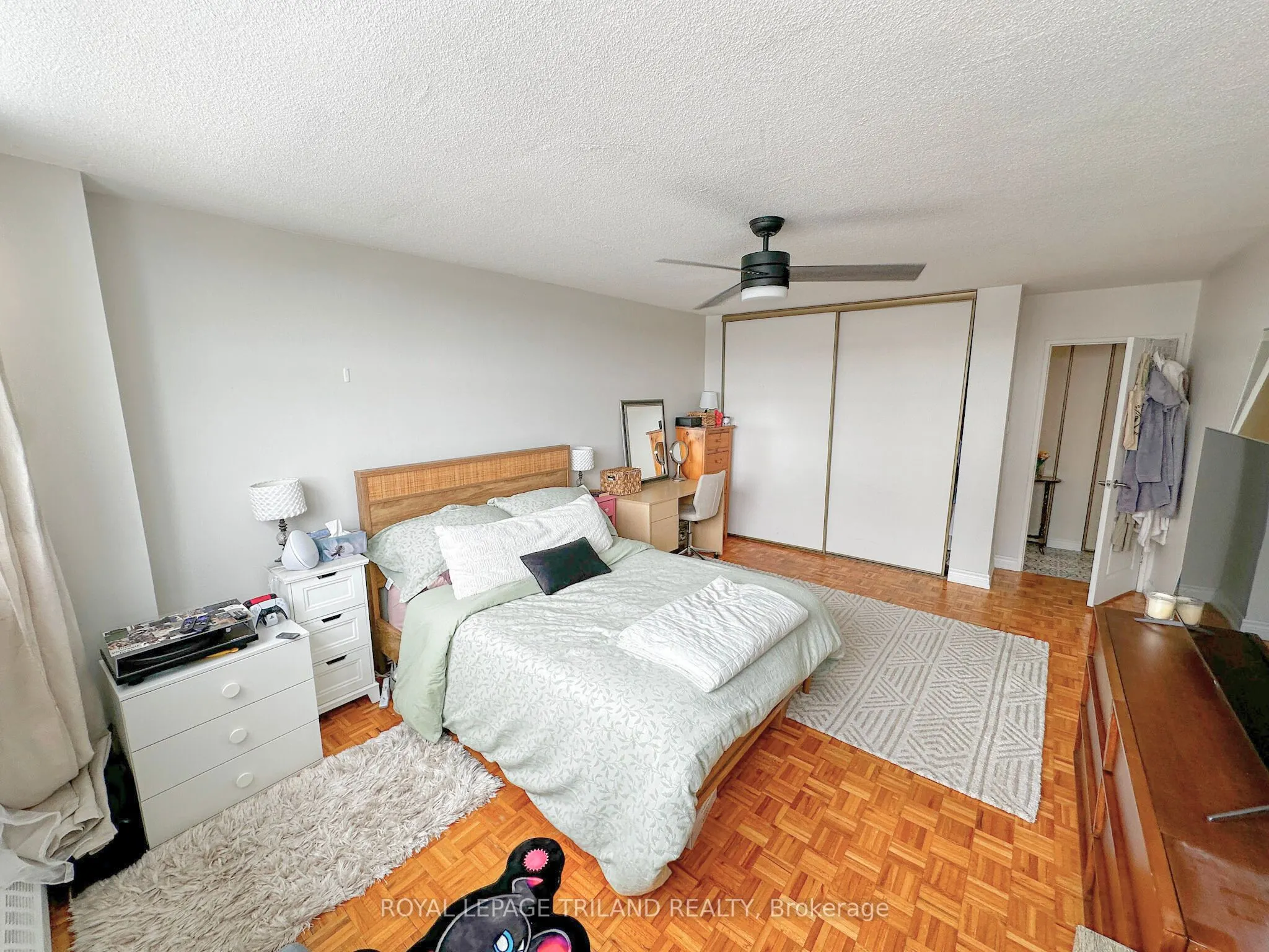 215 Glenridge Avenue, #901