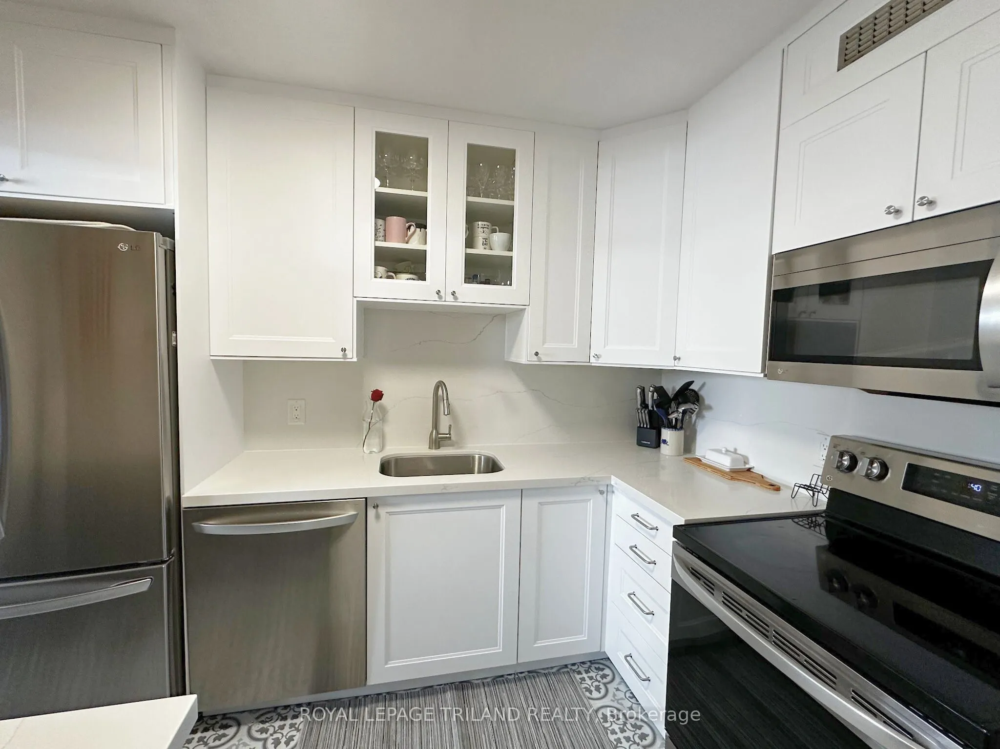 215 Glenridge Avenue, #901