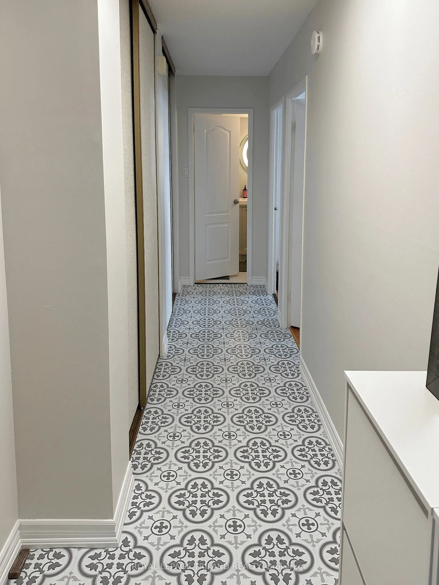 215 Glenridge Avenue, #901