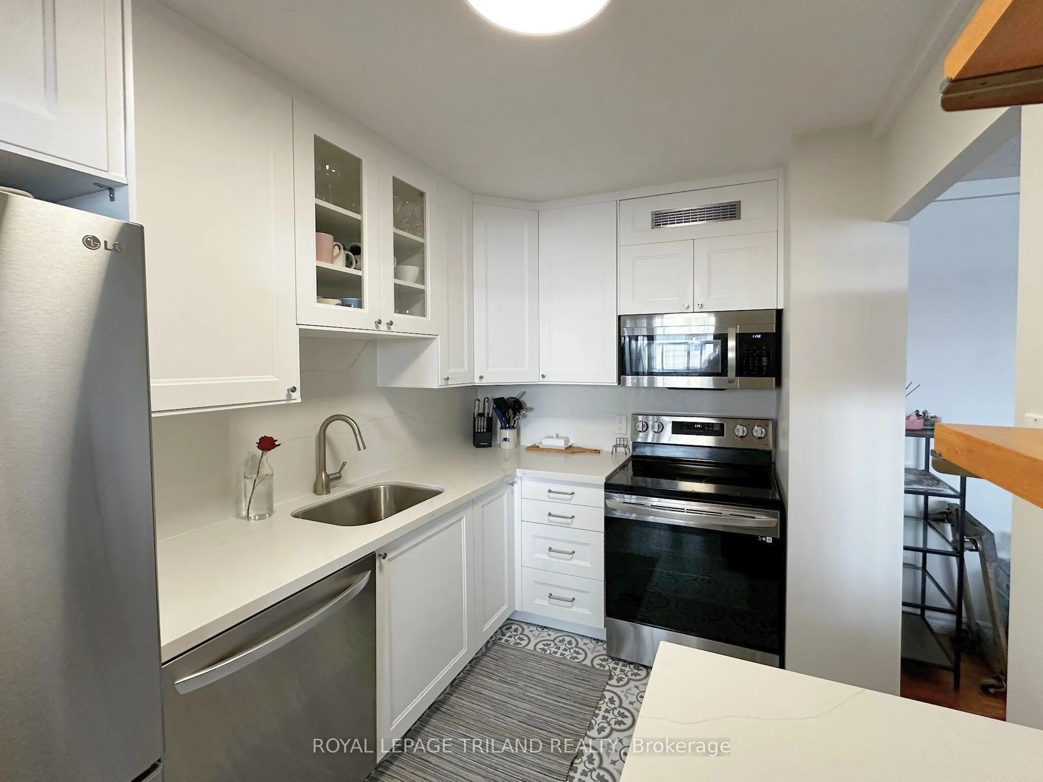 215 Glenridge Avenue, #901