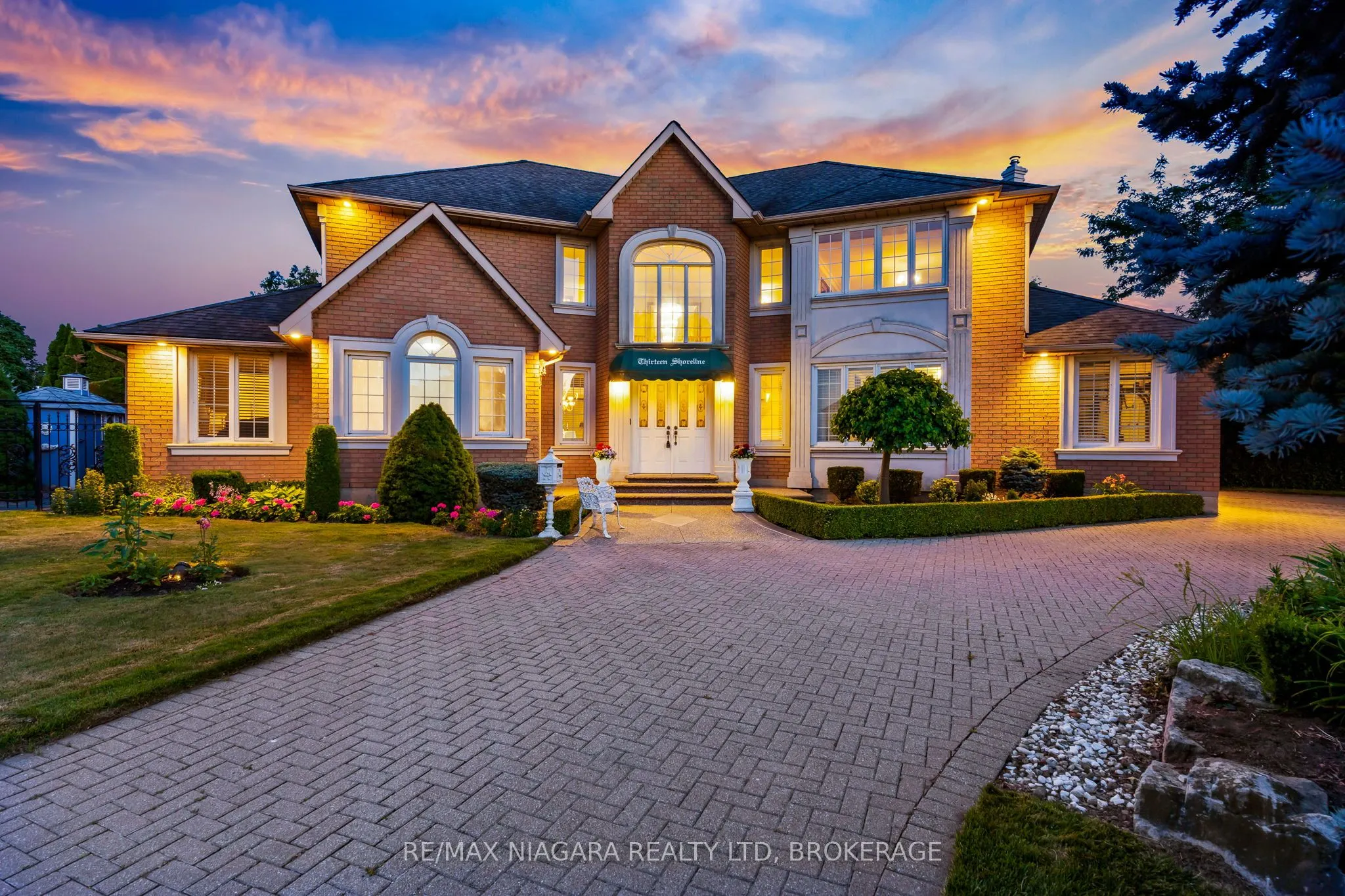 13 Shoreline Crescent