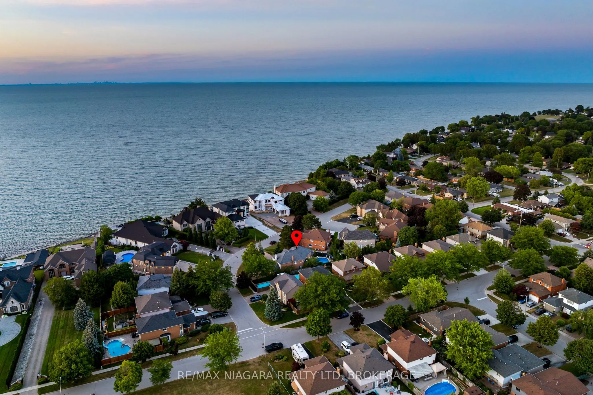 13 Shoreline Crescent