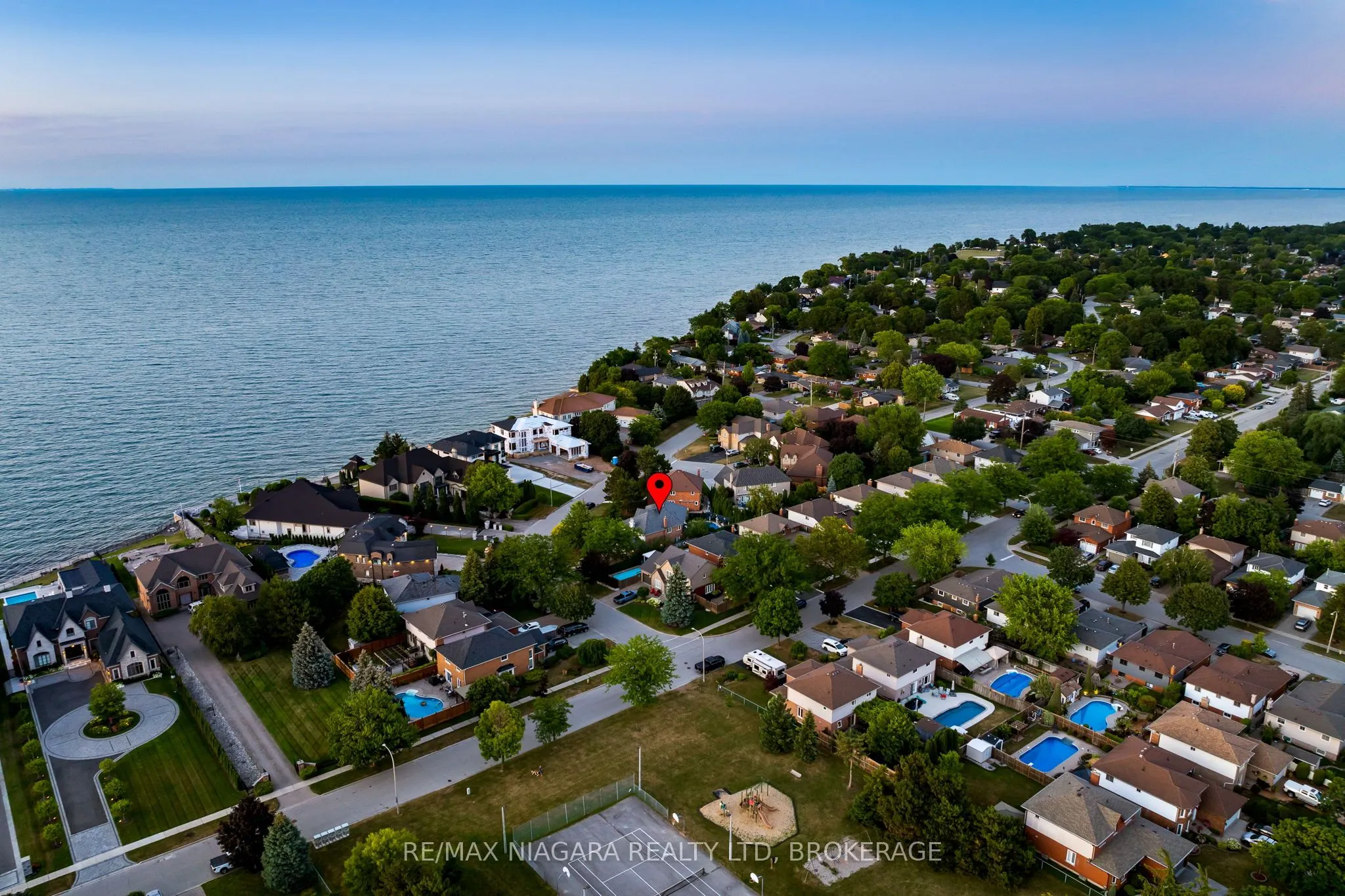 13 Shoreline Crescent