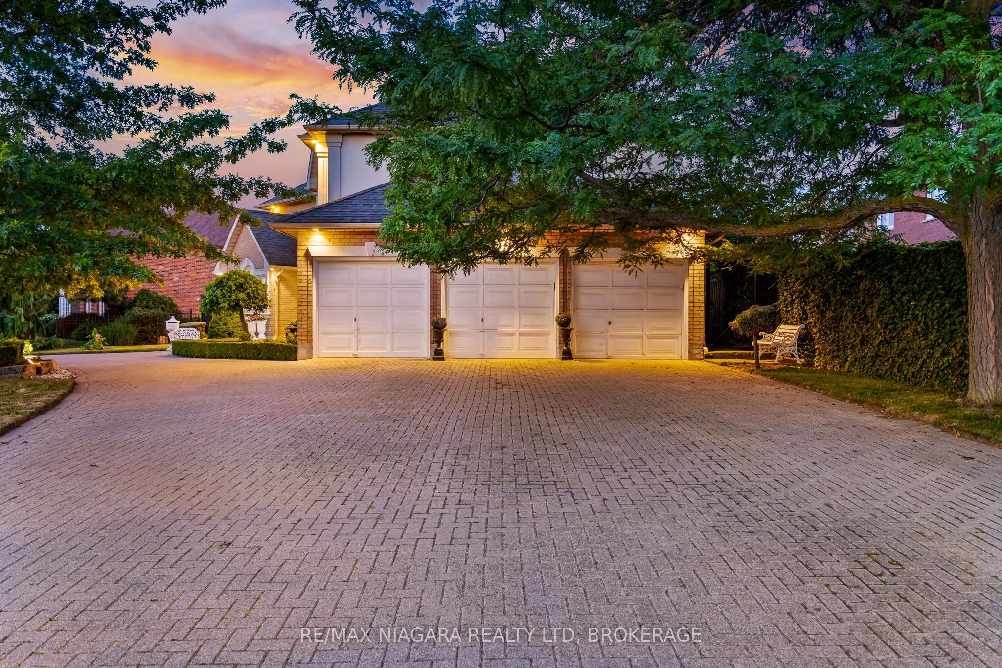 13 Shoreline Crescent