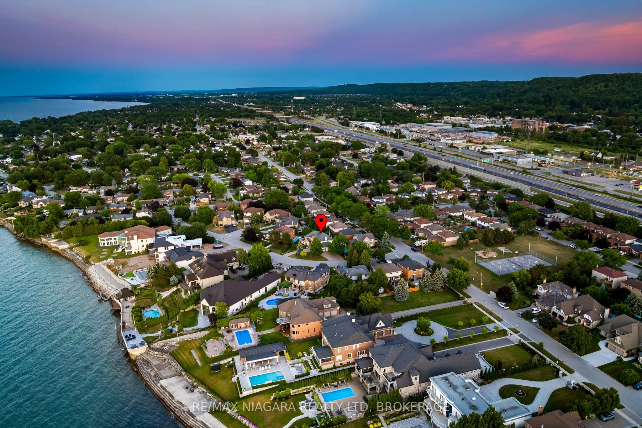 13 Shoreline Crescent