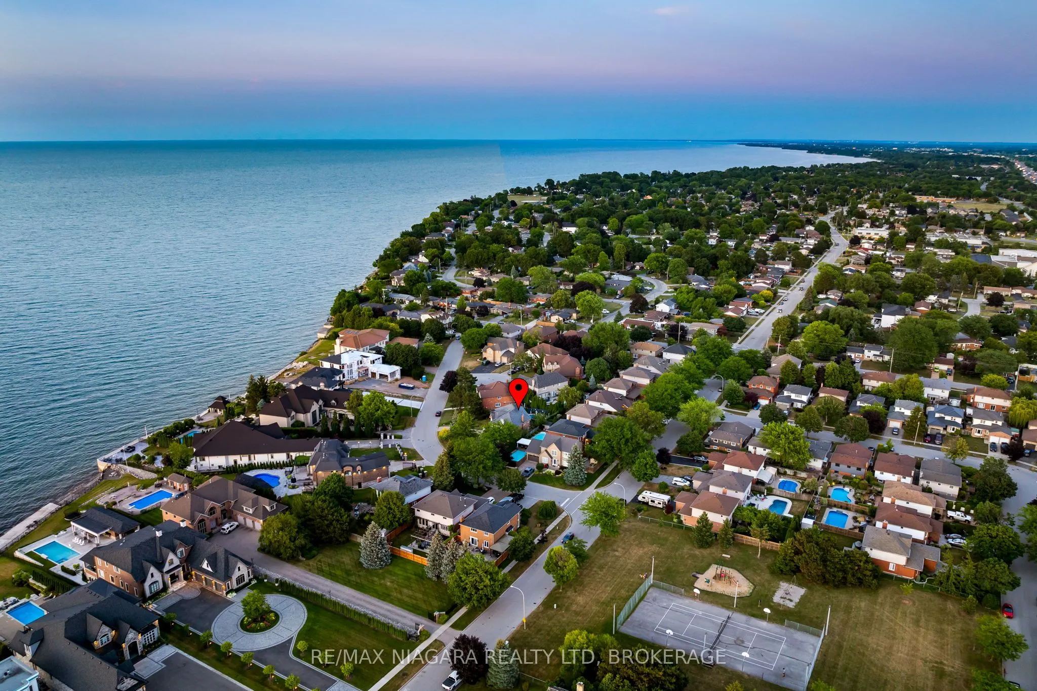 13 Shoreline Crescent