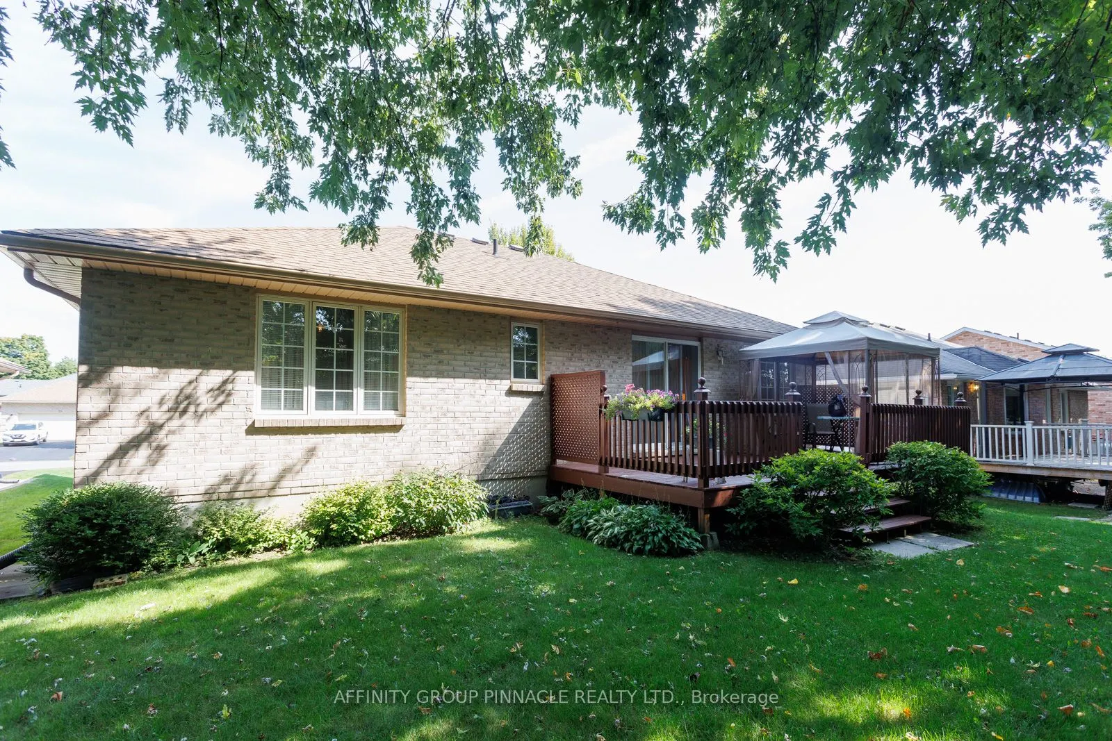 16 Hillview Drive