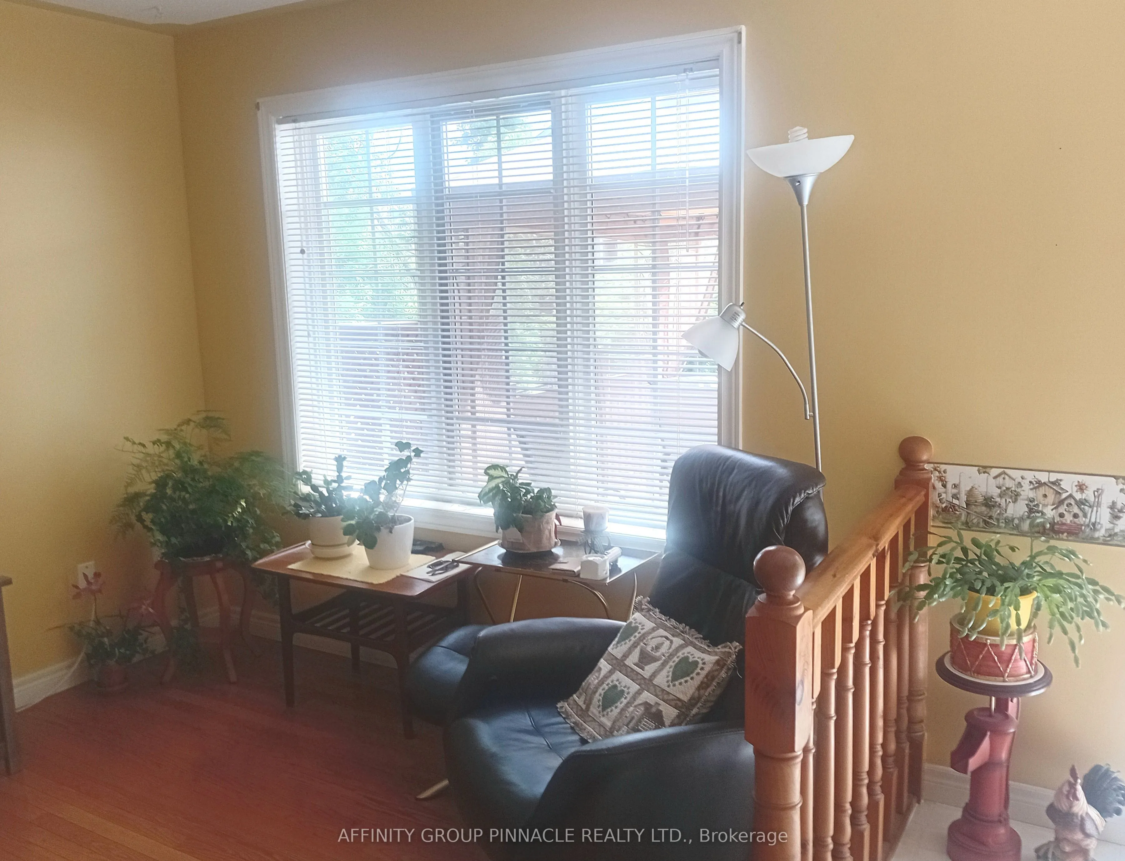 16 Hillview Drive