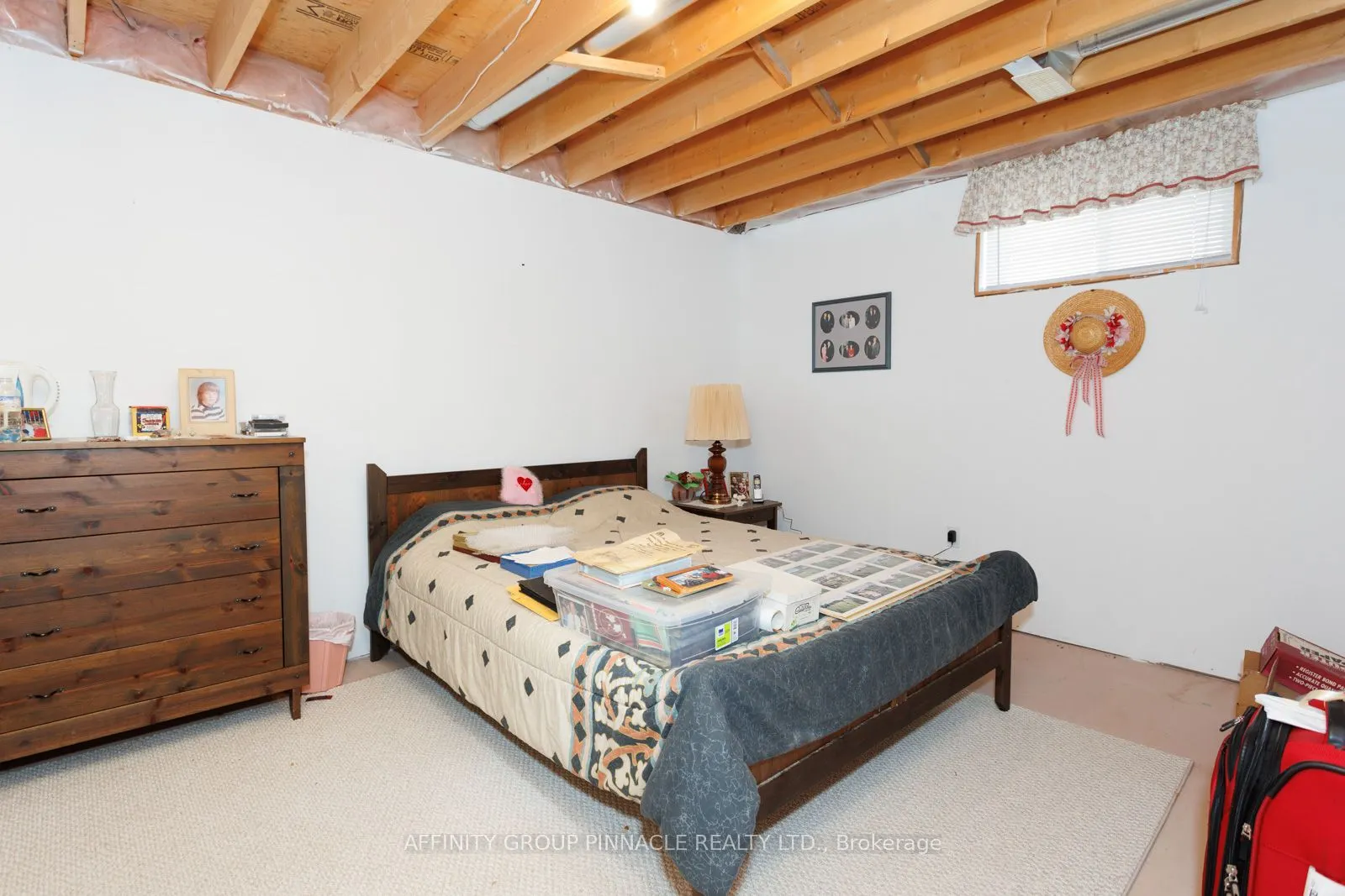 16 Hillview Drive