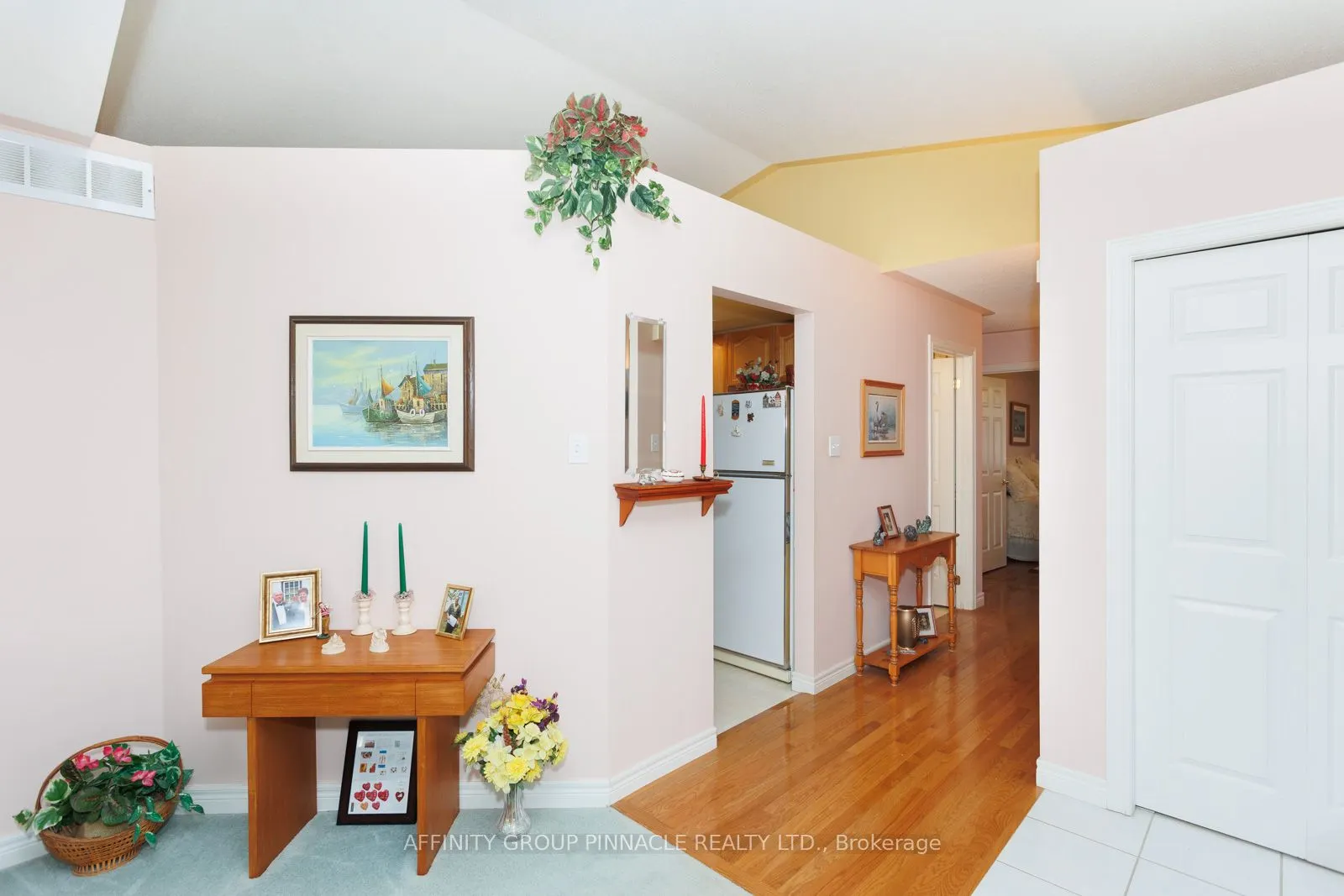 16 Hillview Drive
