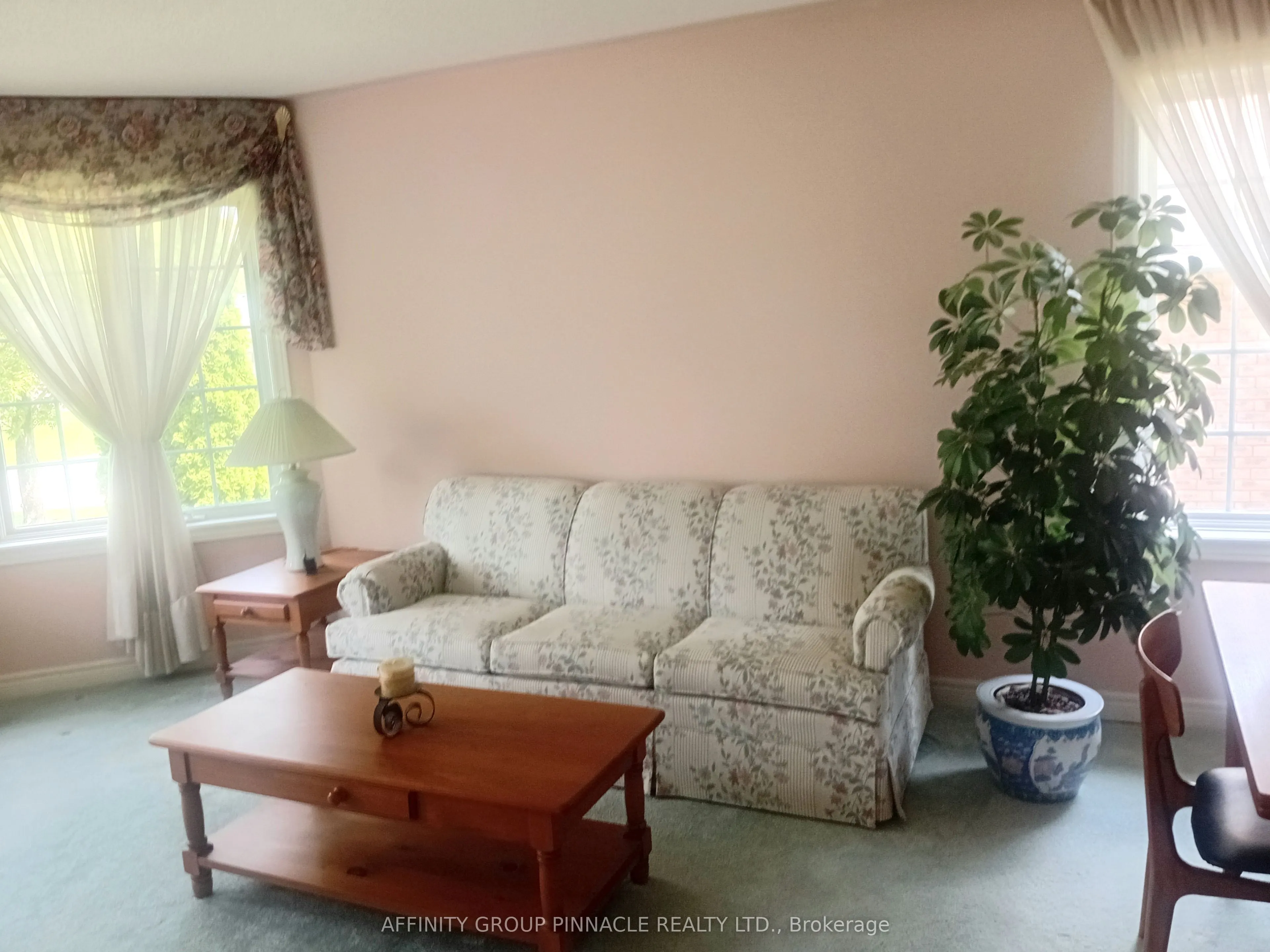 16 Hillview Drive
