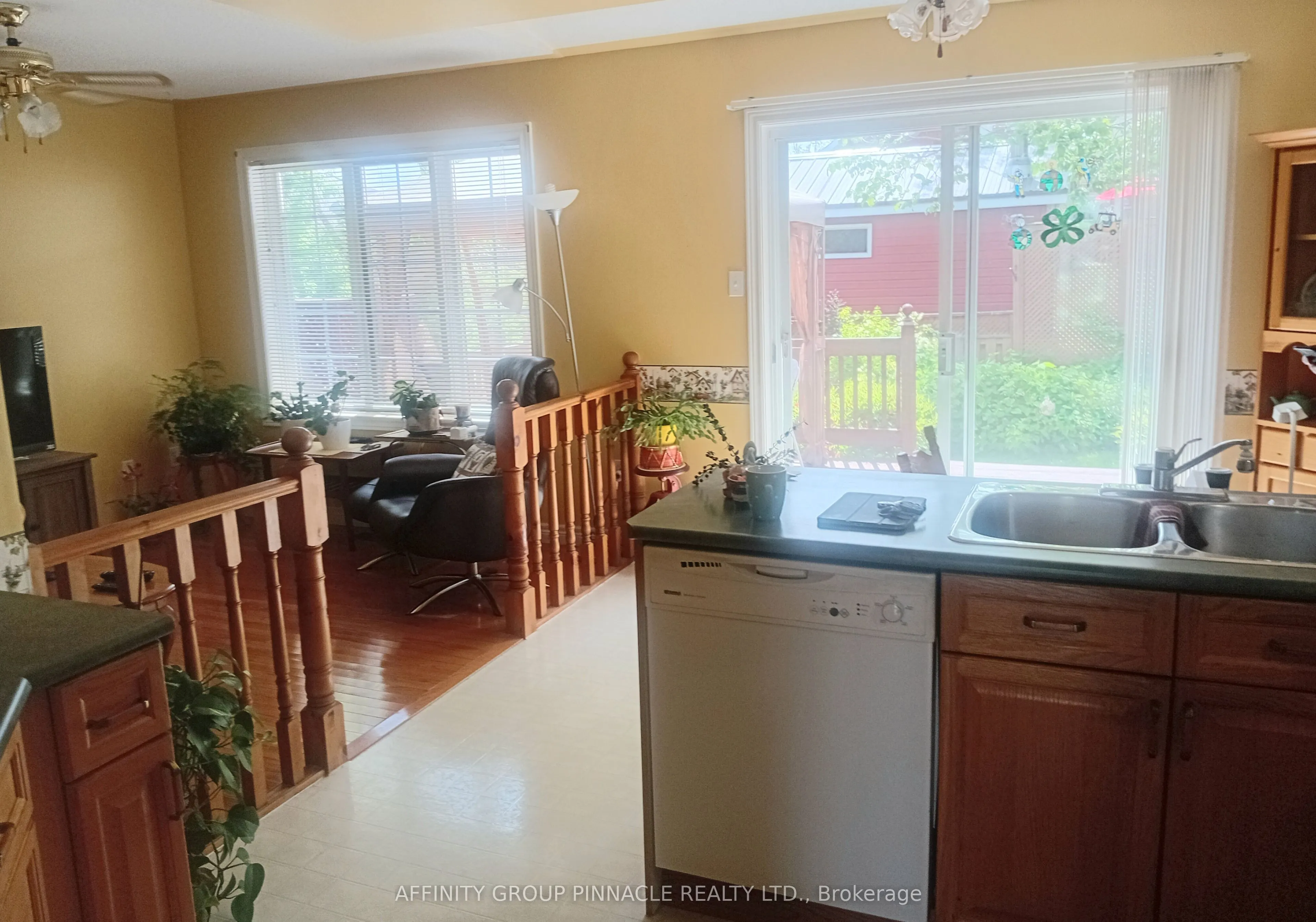 16 Hillview Drive