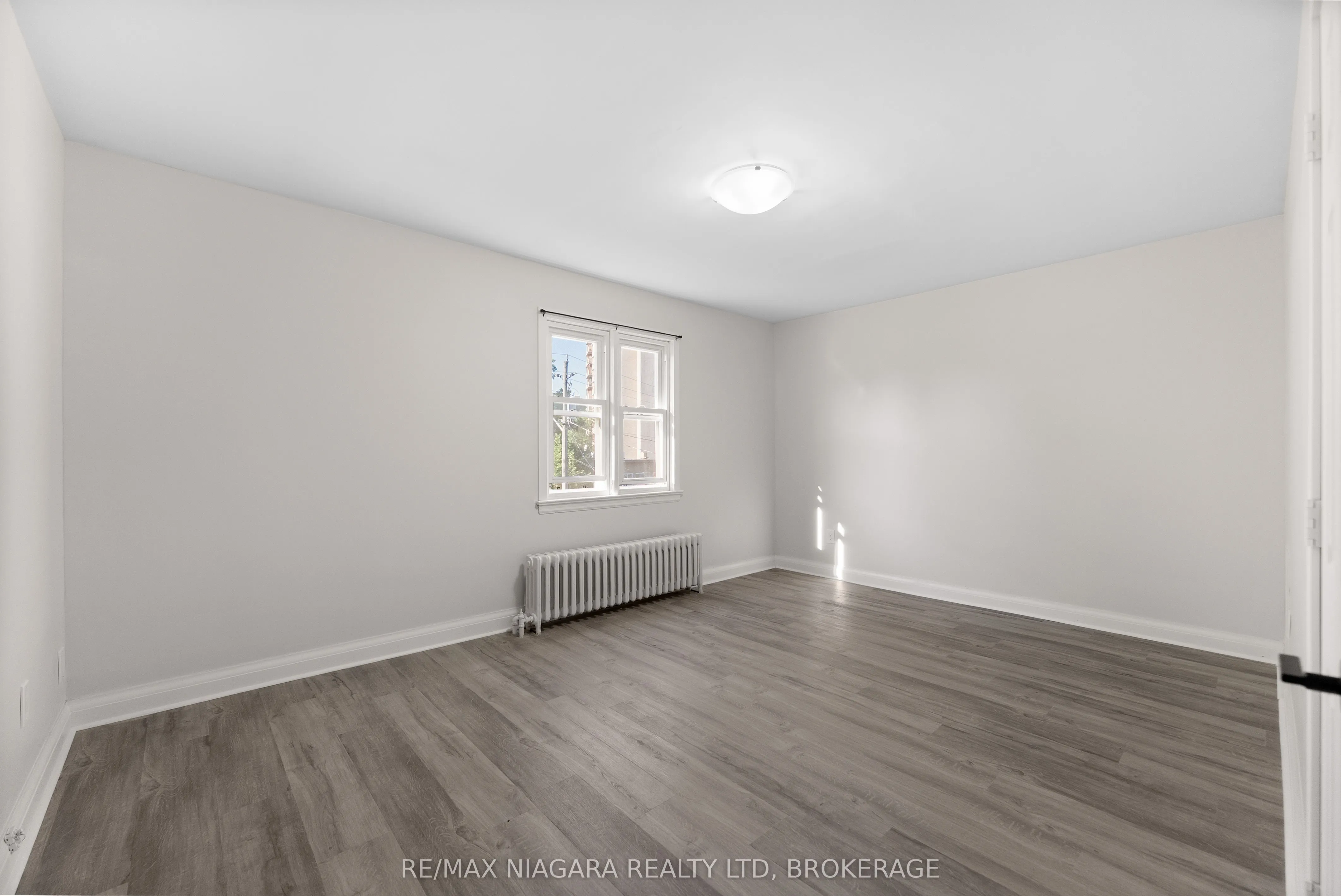 24 GALE Crescent