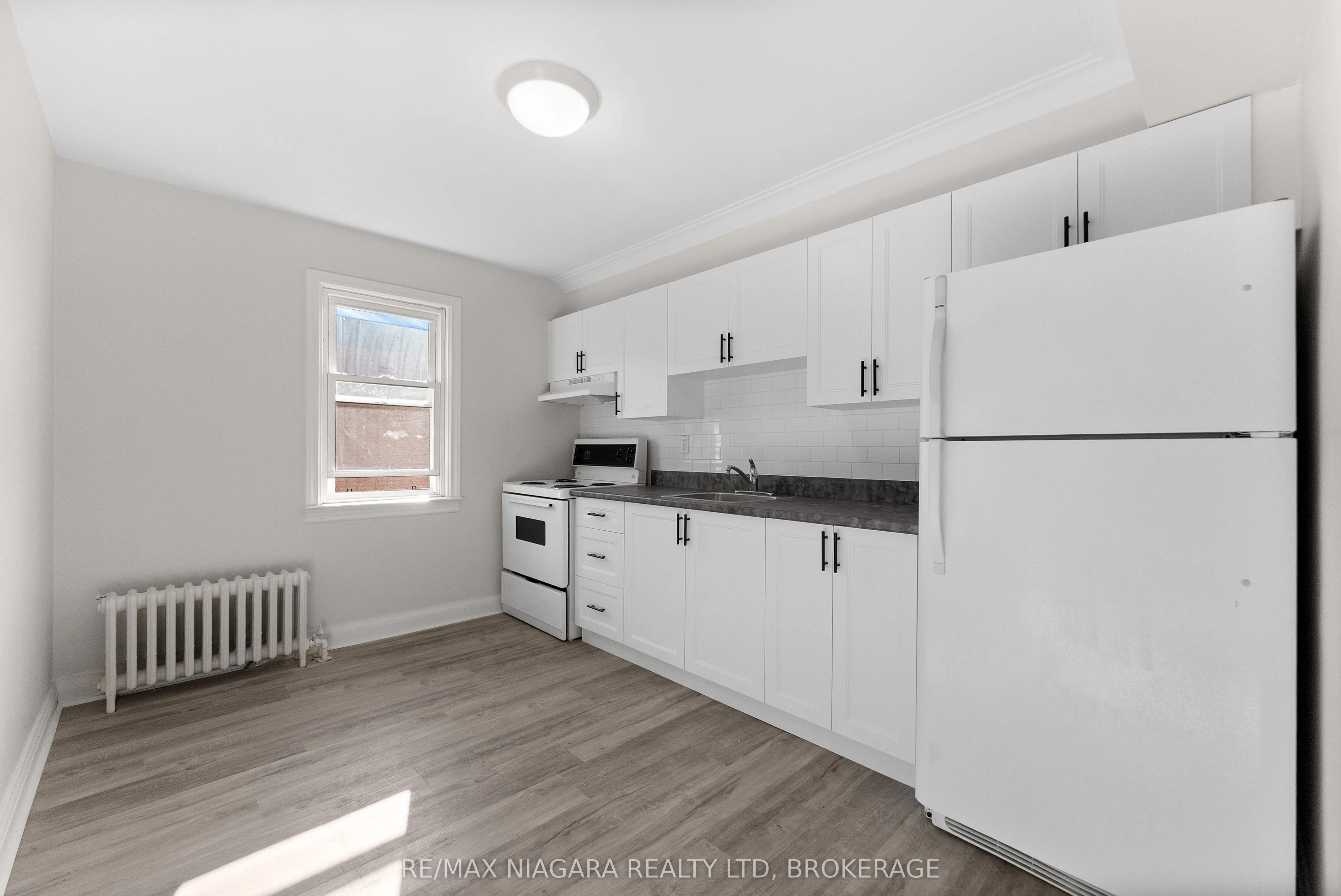 24 GALE Crescent