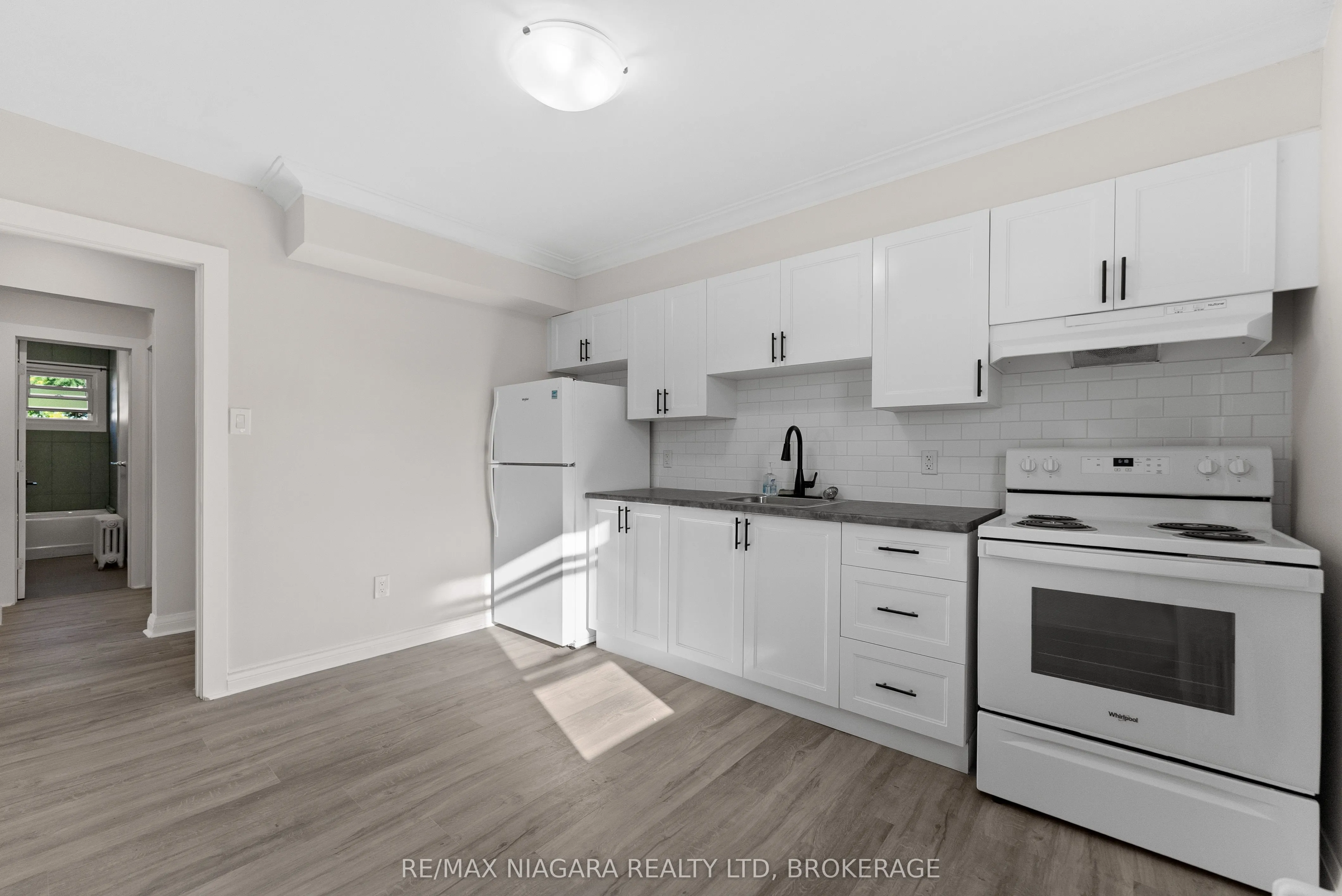 24 GALE Crescent