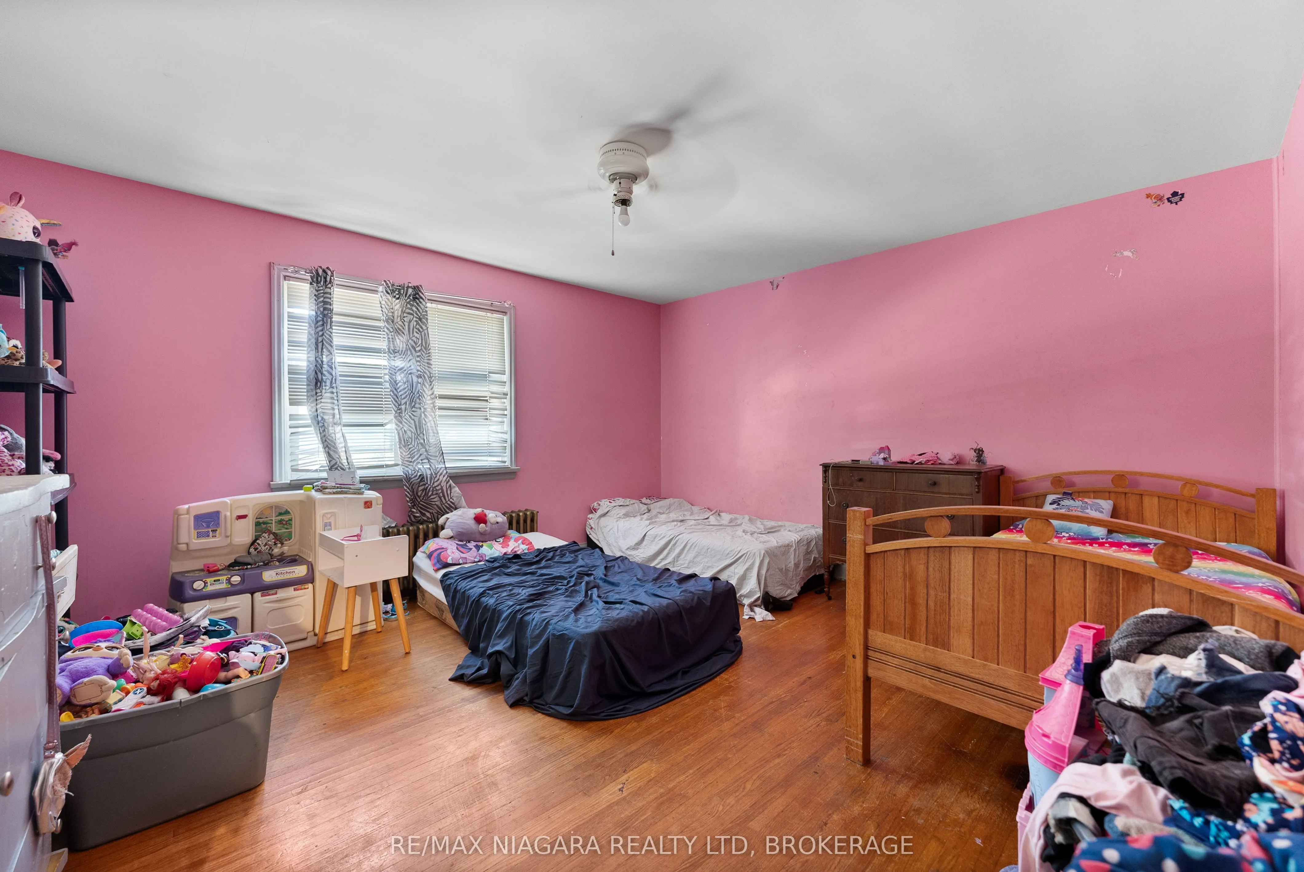24 GALE Crescent