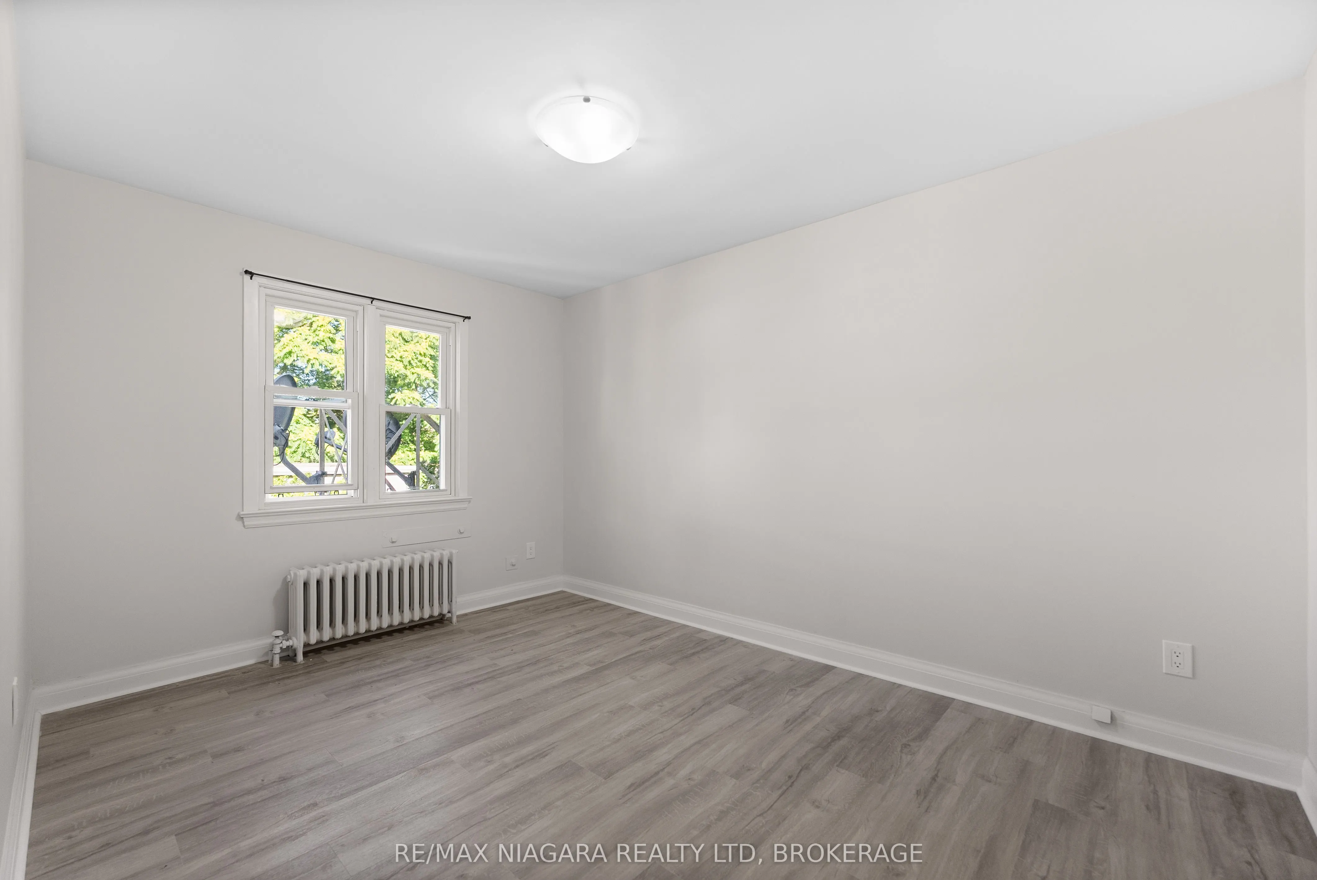 24 GALE Crescent