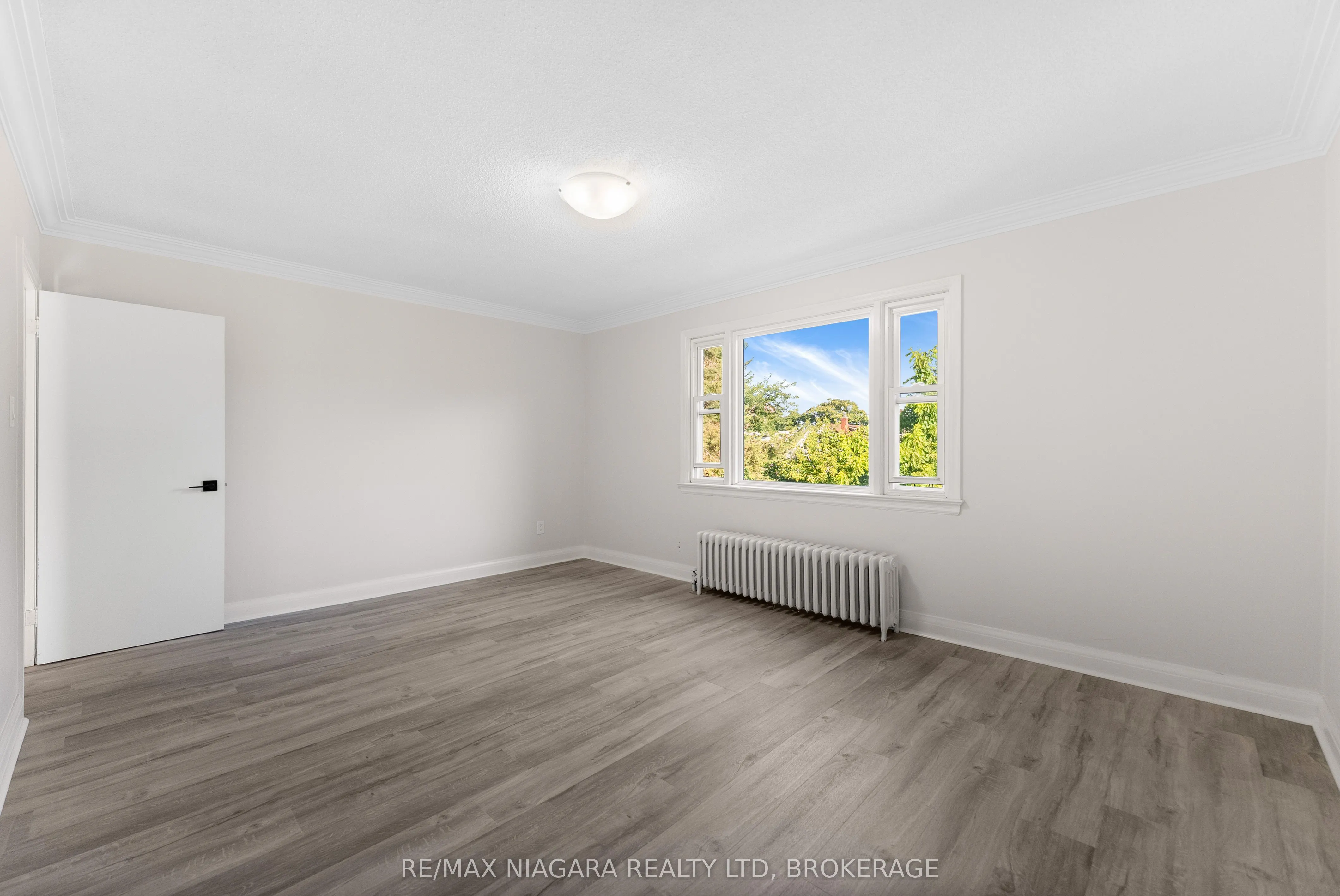 24 GALE Crescent