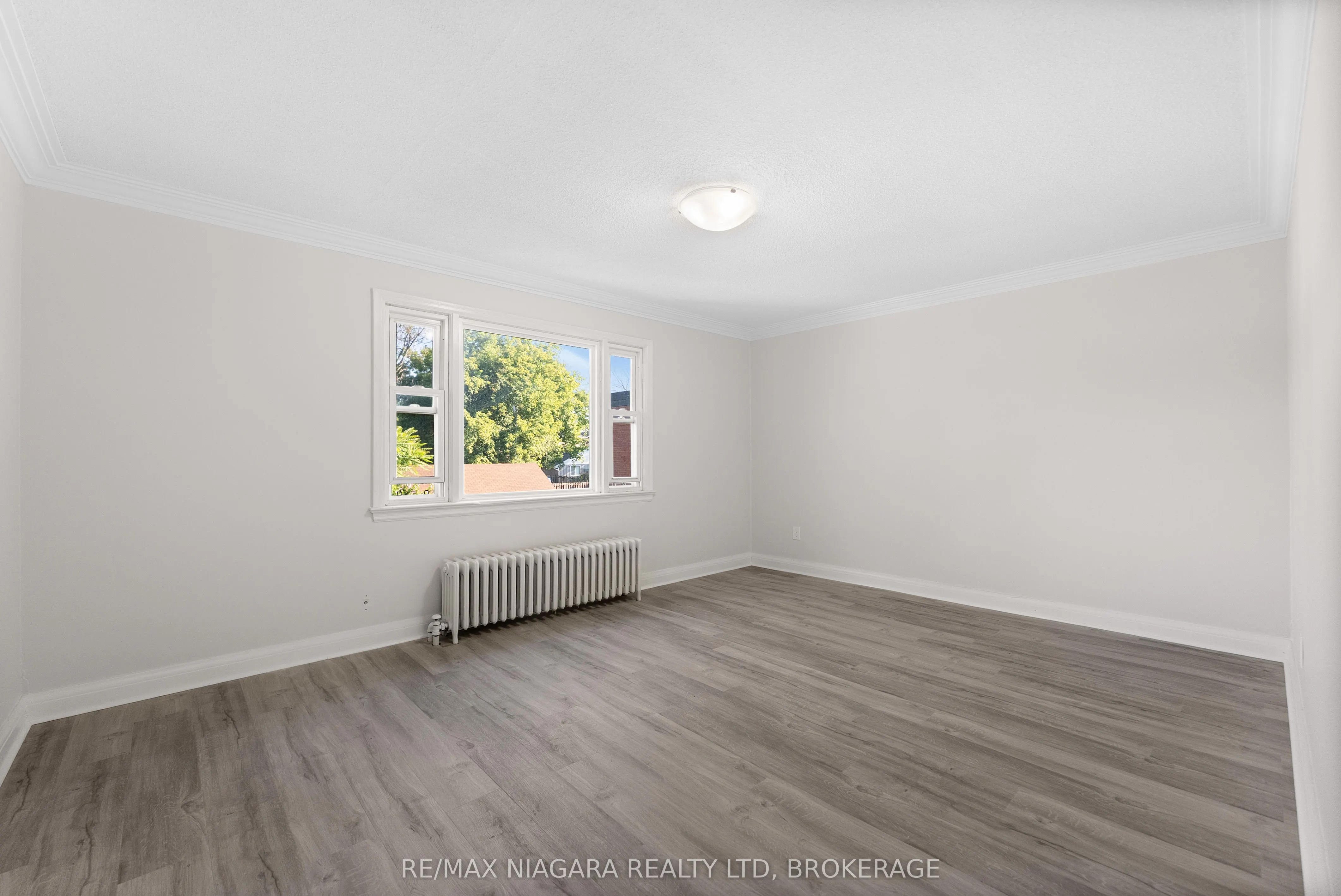 24 GALE Crescent
