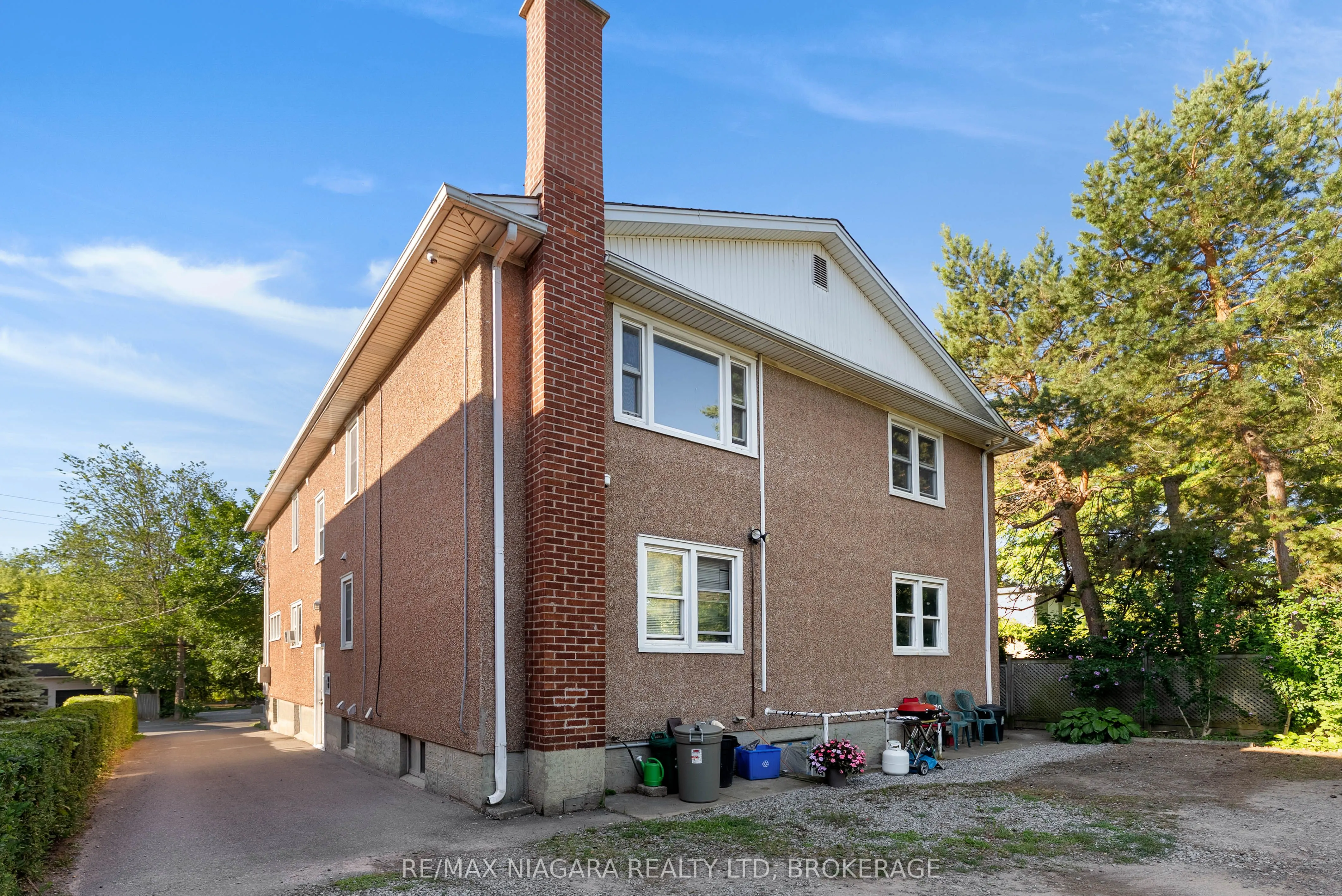 24 GALE Crescent