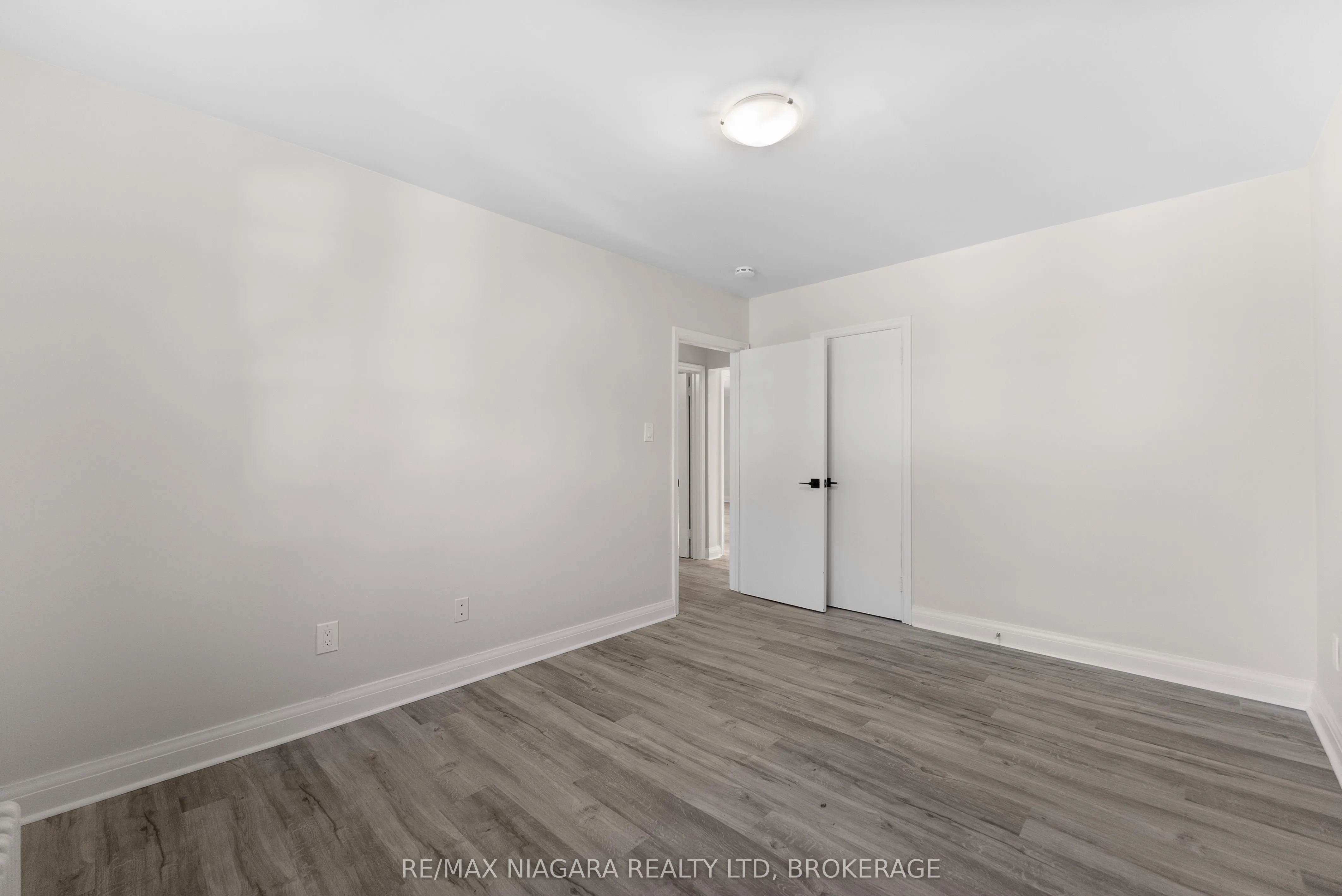 24 GALE Crescent