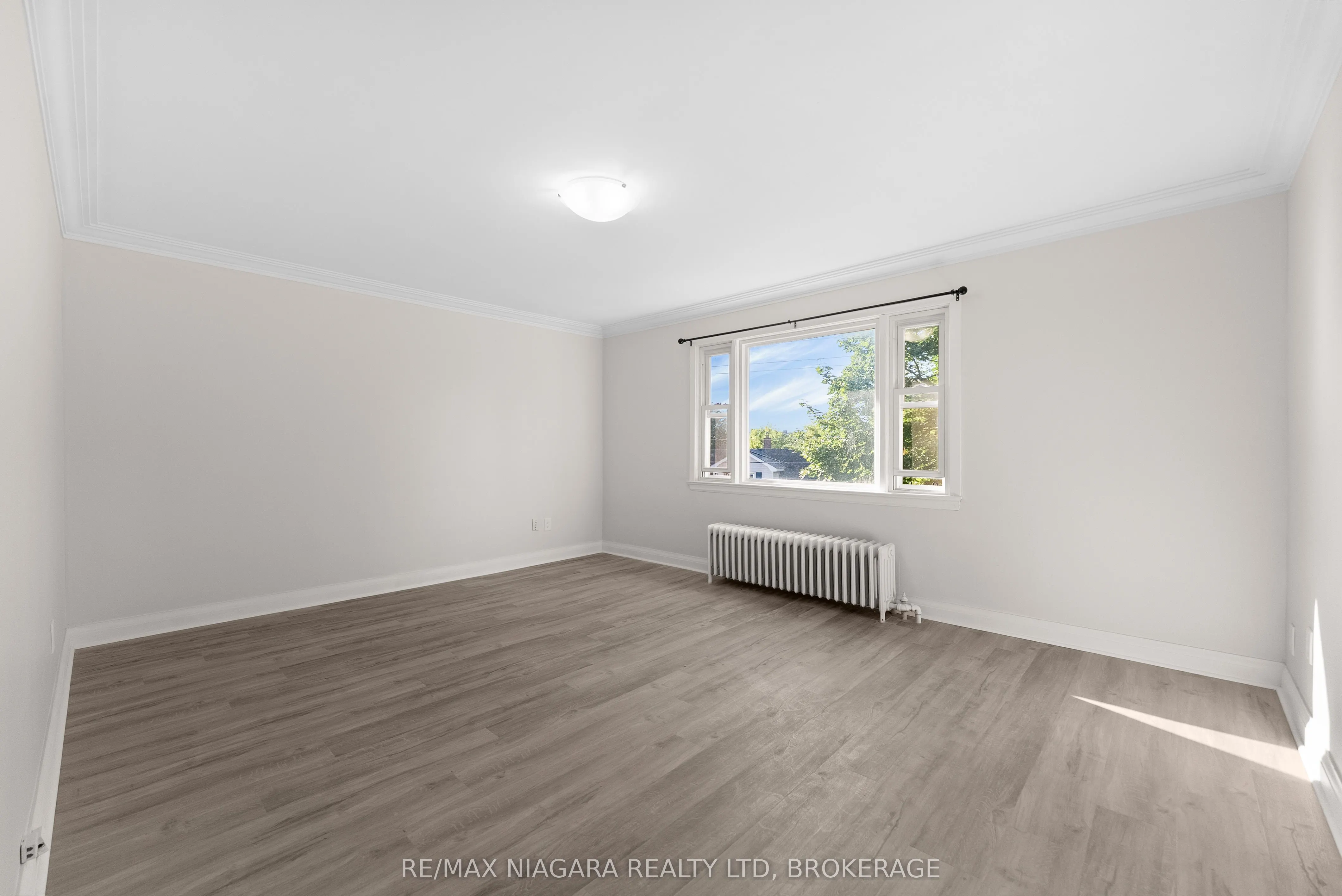 24 GALE Crescent