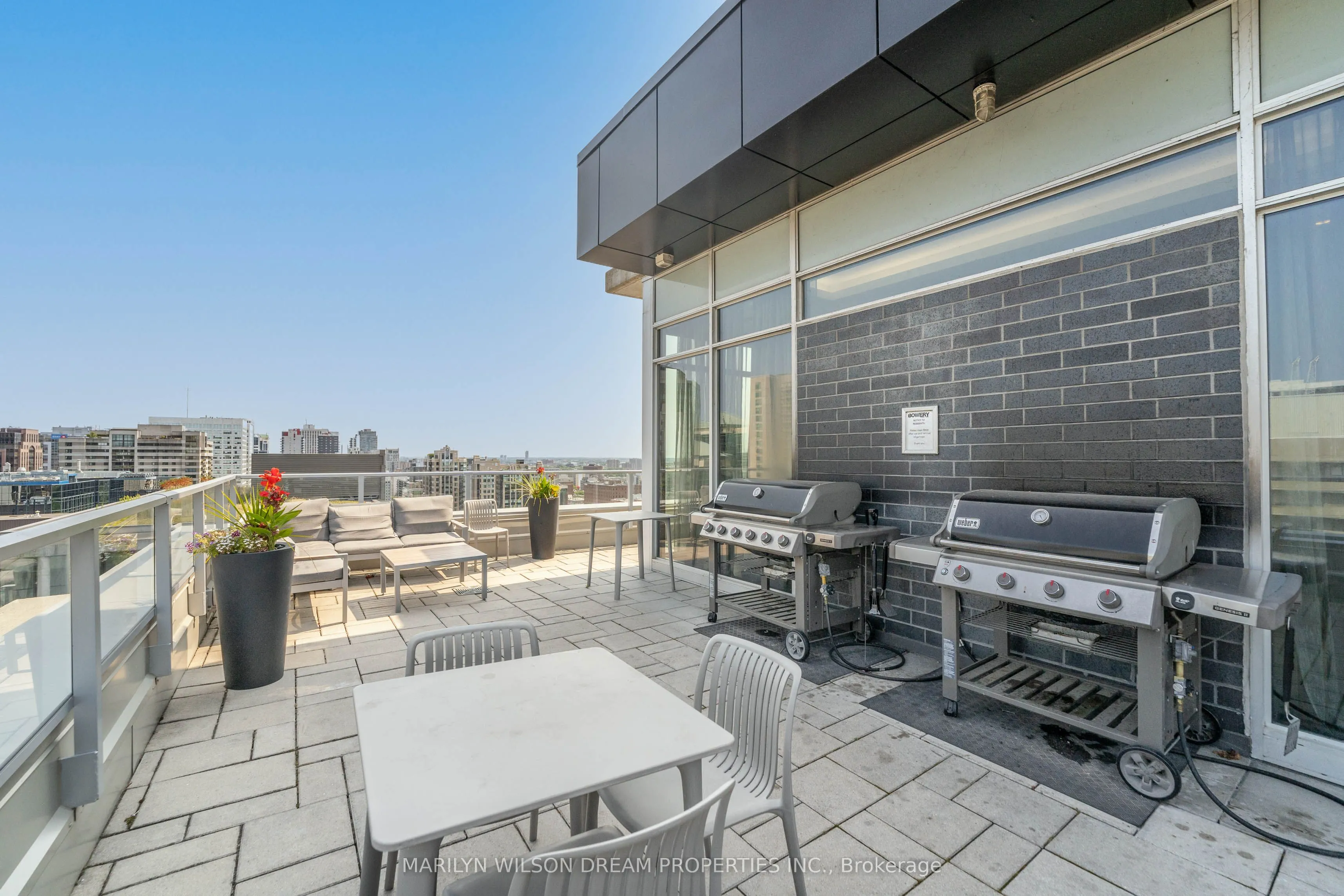 255 Bay Street, #406