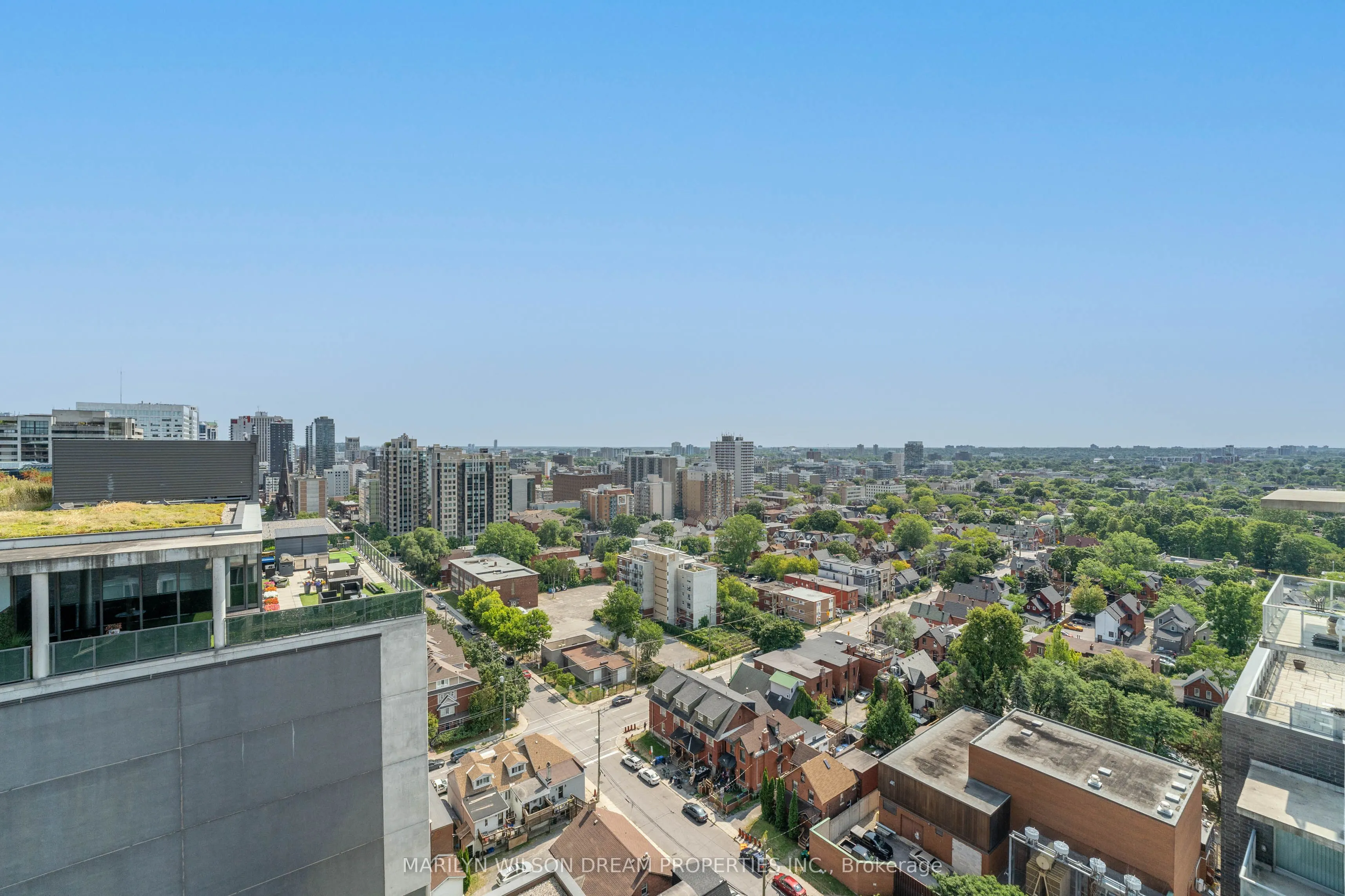 255 Bay Street, #406