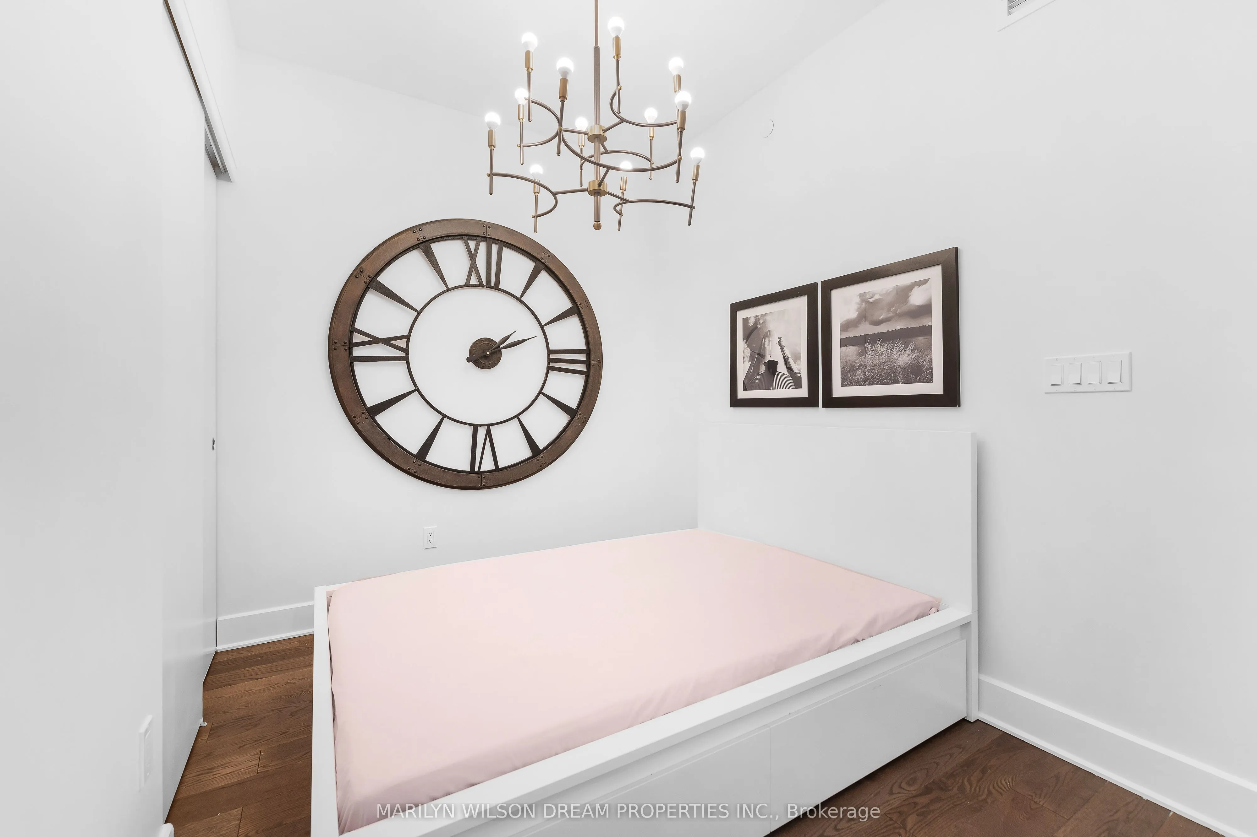255 Bay Street, #406