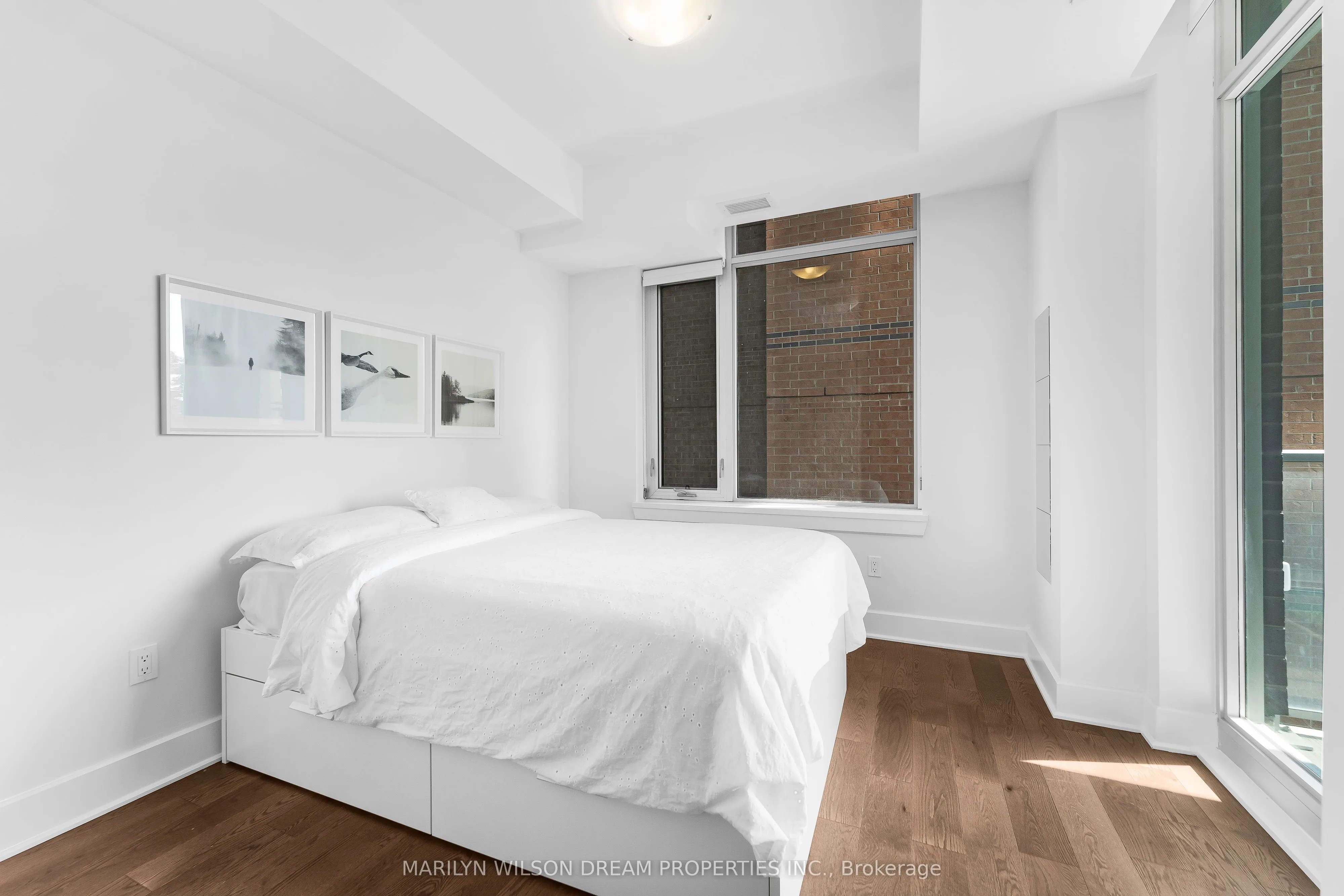 255 Bay Street, #406