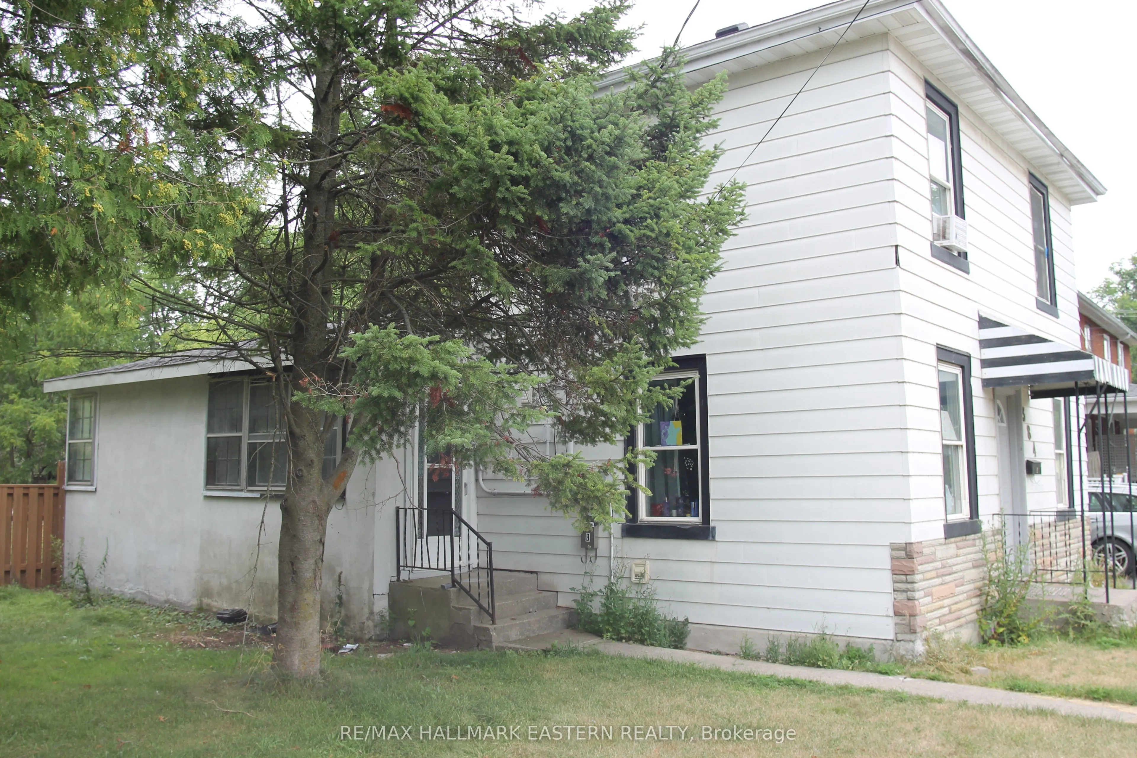 384 King Street W