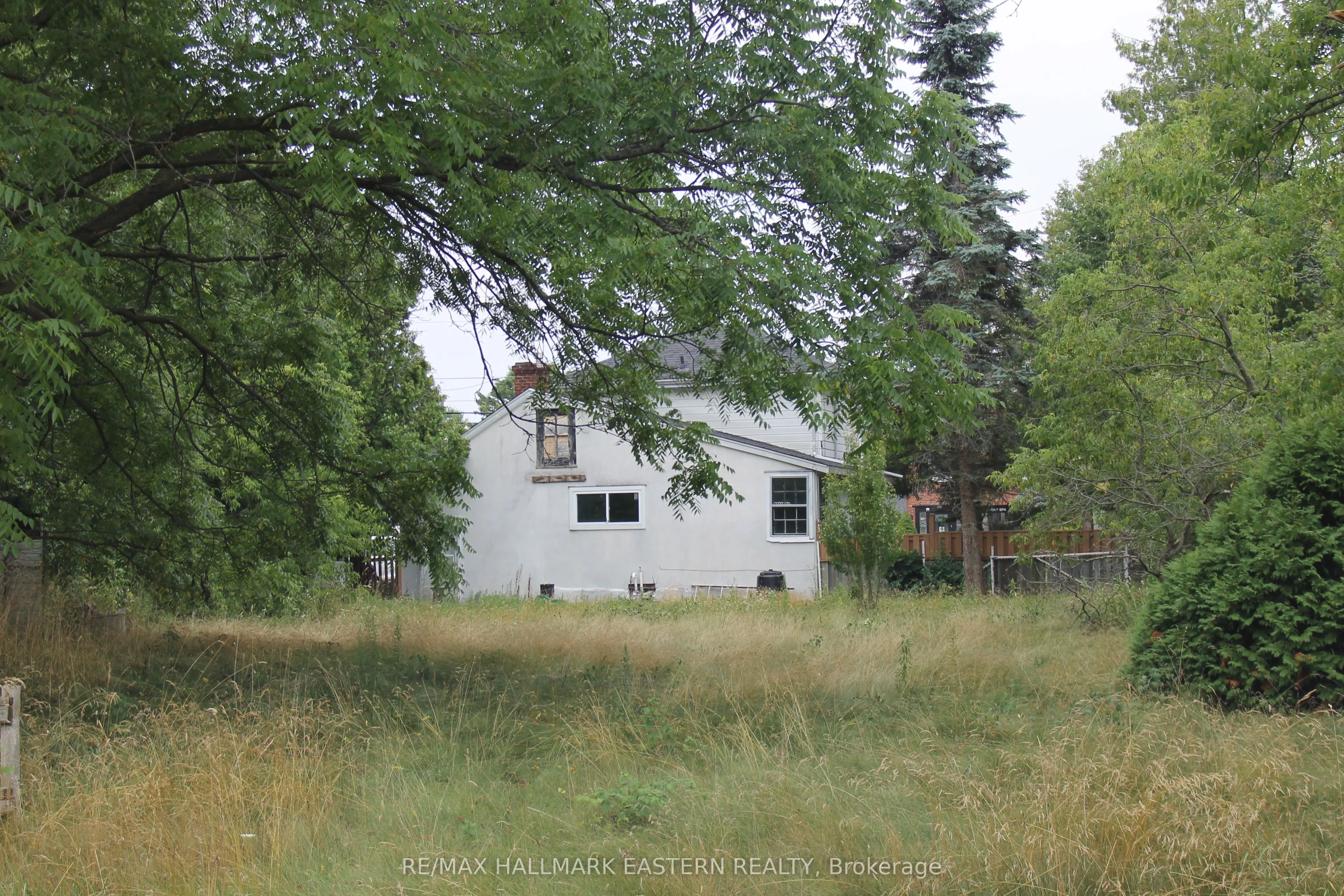 384 King Street W