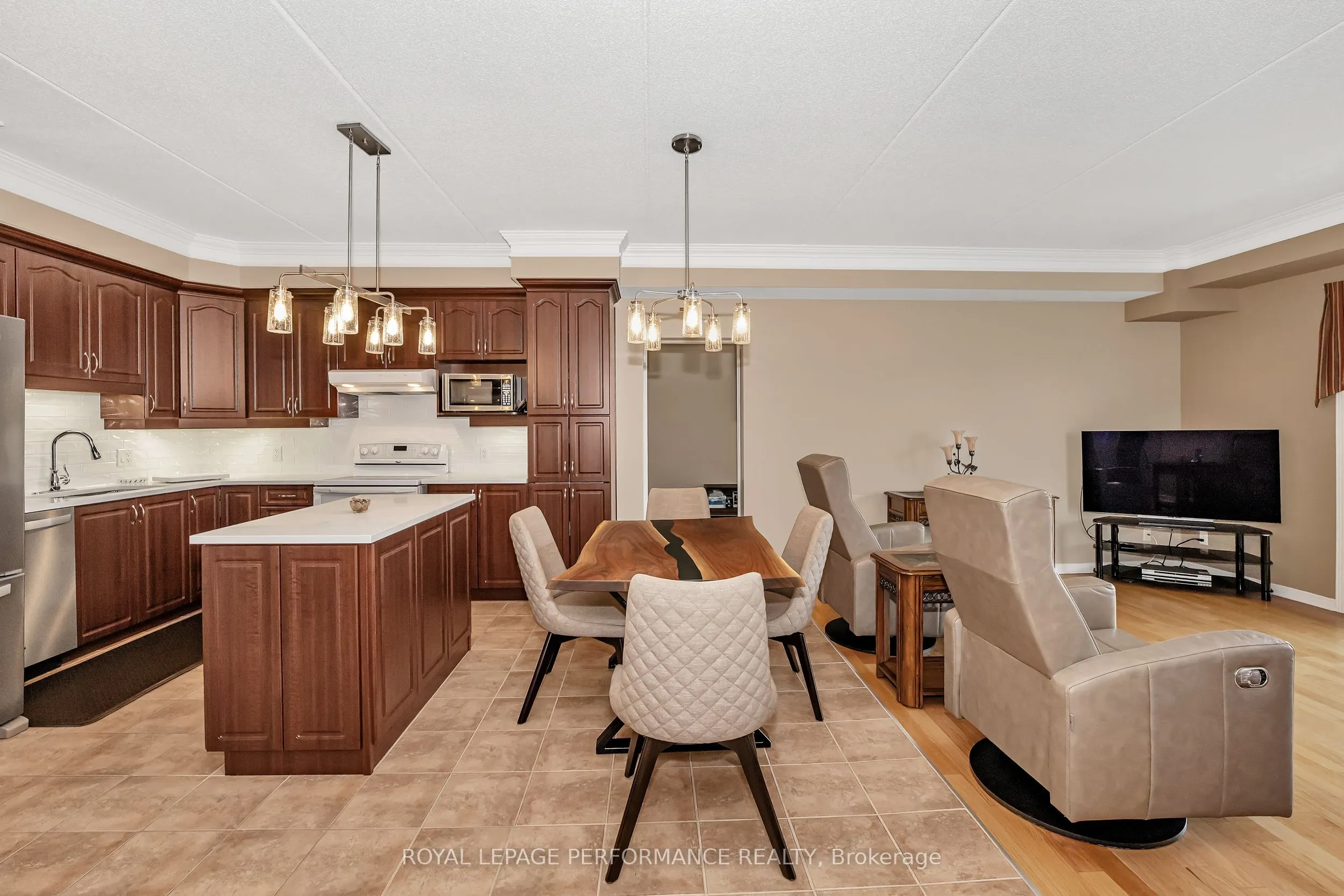 2360 Albert Street, #205