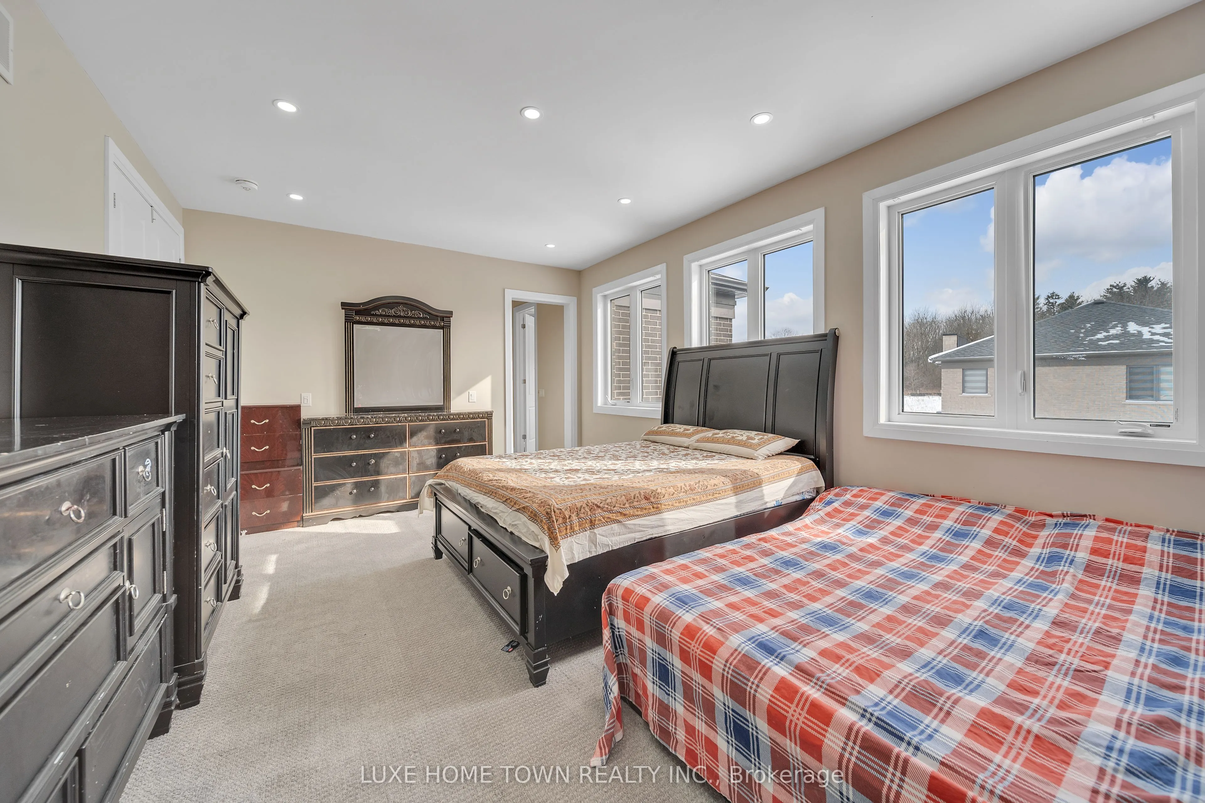 101 Prince Charles Crescent