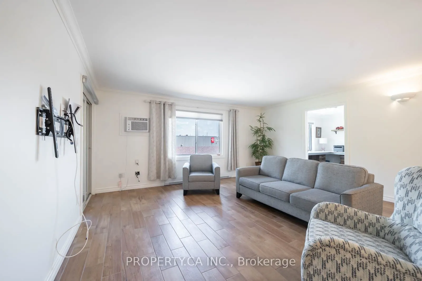 90 King Street, #7