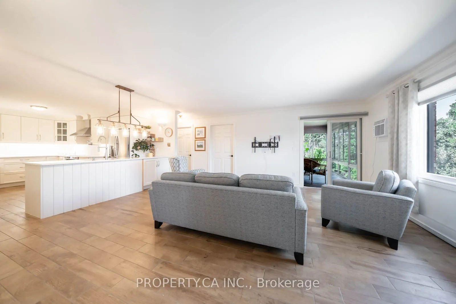 90 King Street, #7