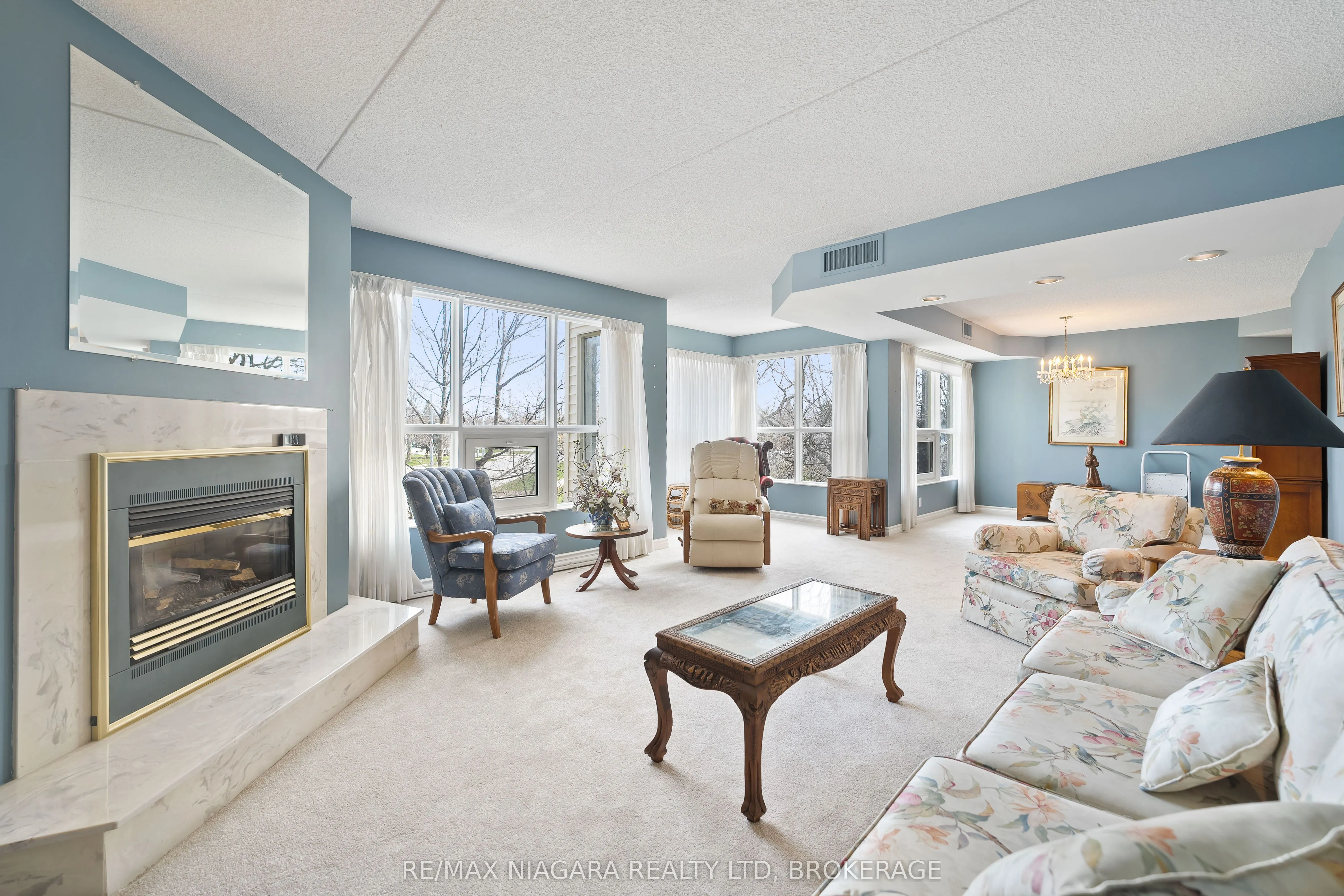 244 Lakeshore Road, #301