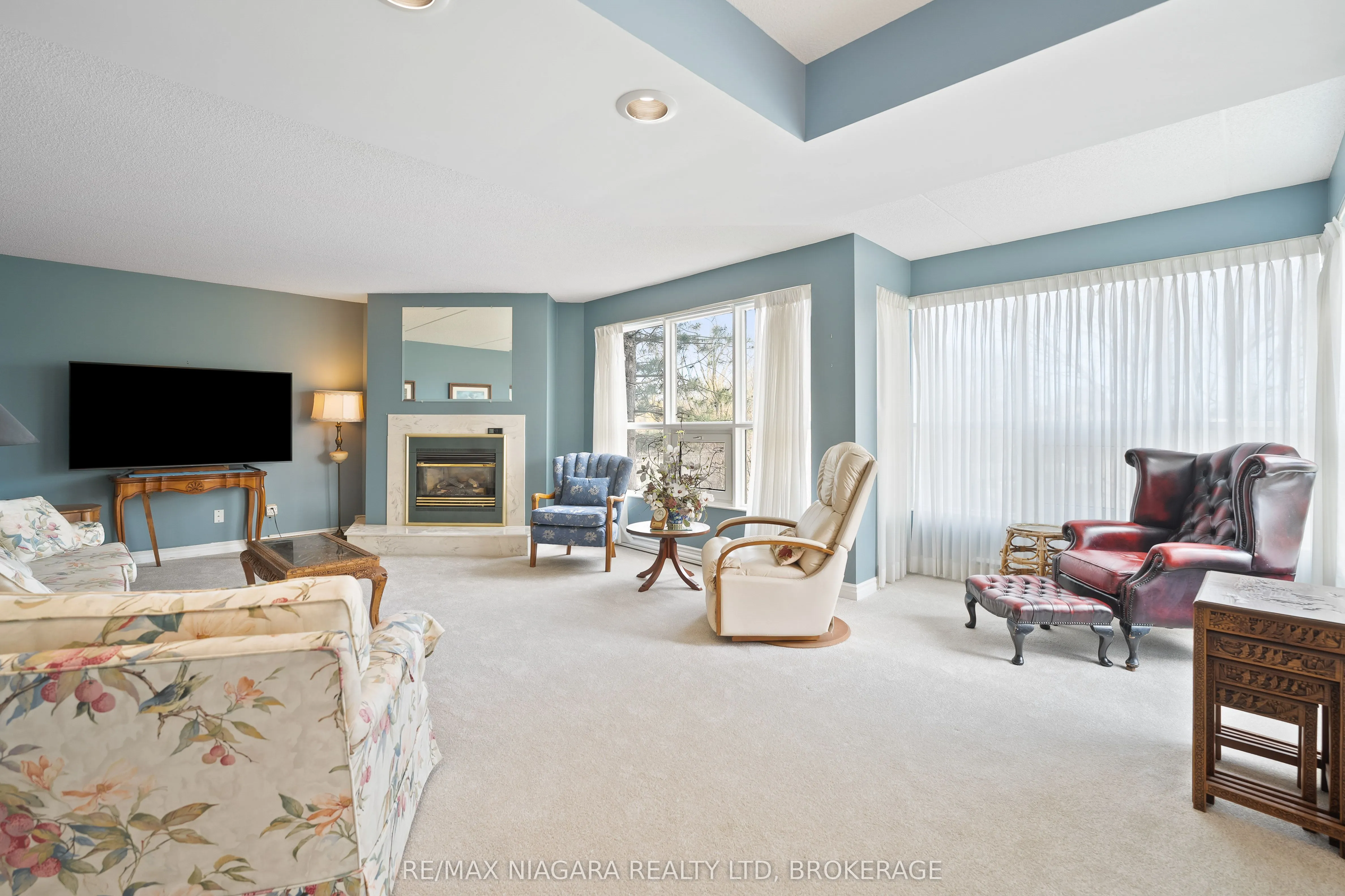 244 Lakeshore Road, #301