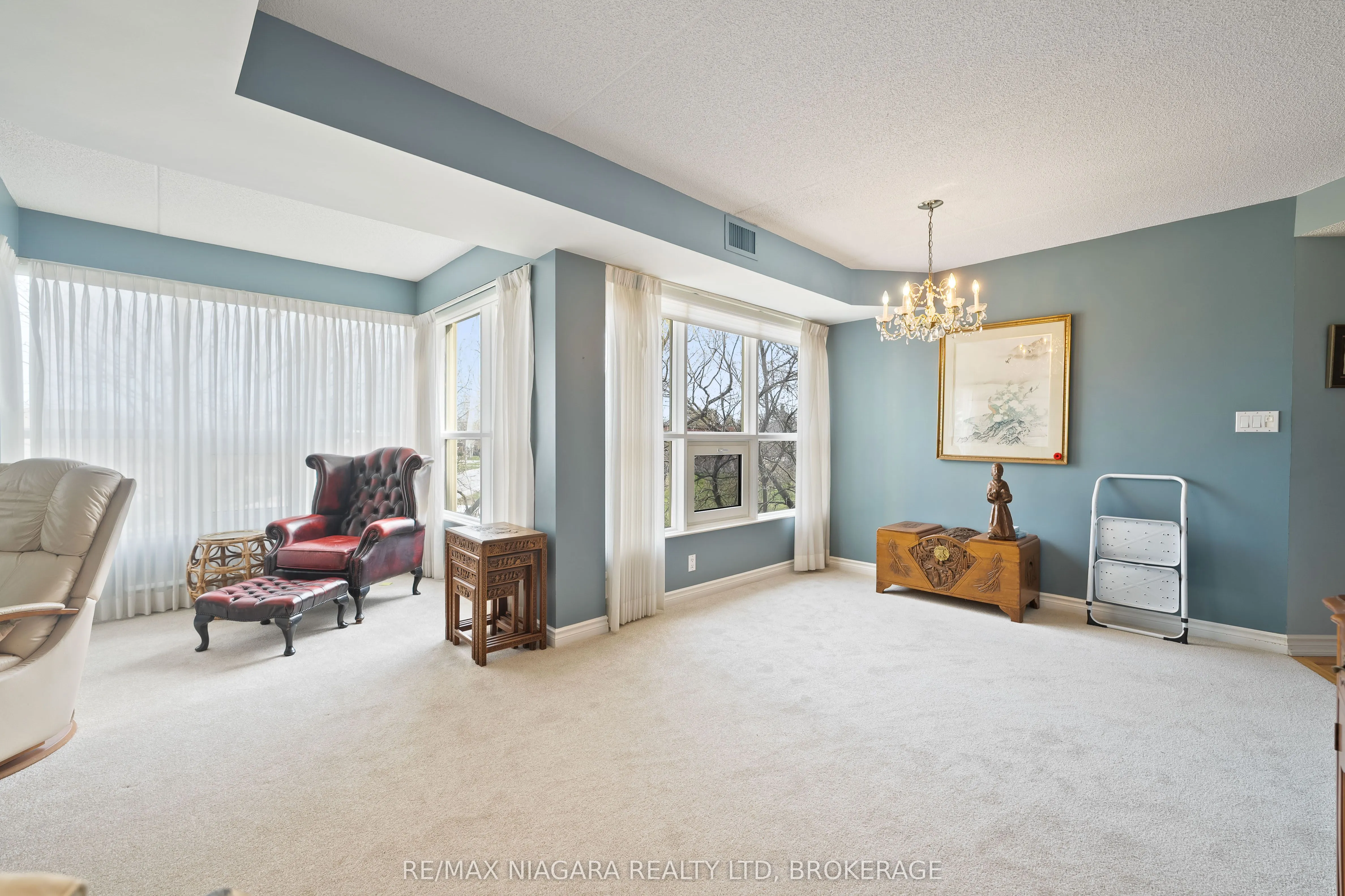 244 Lakeshore Road, #301